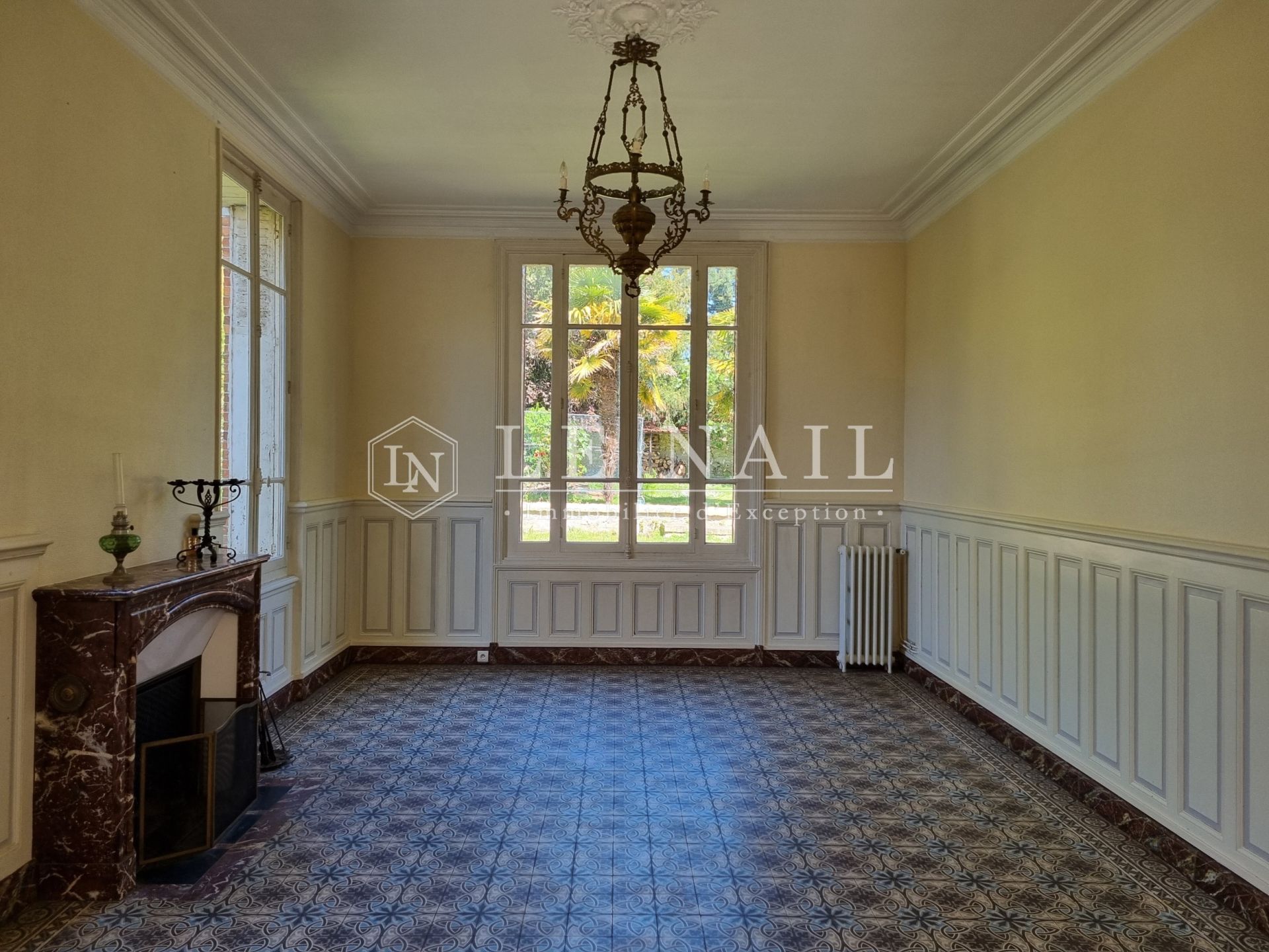 mansion (hôtel particulier) 9 rooms for sale on ORLEANS (45000)