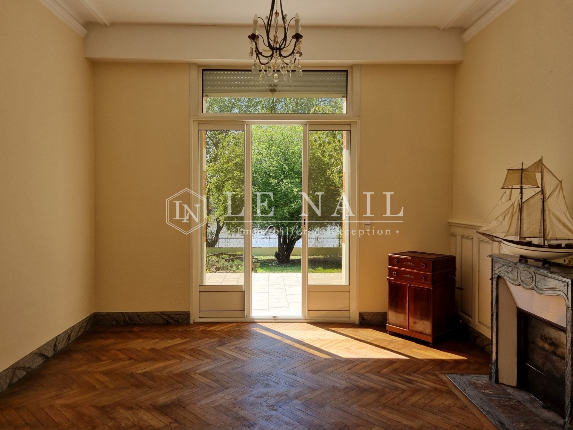 mansion (hôtel particulier) 9 rooms for sale on ORLEANS (45000)
