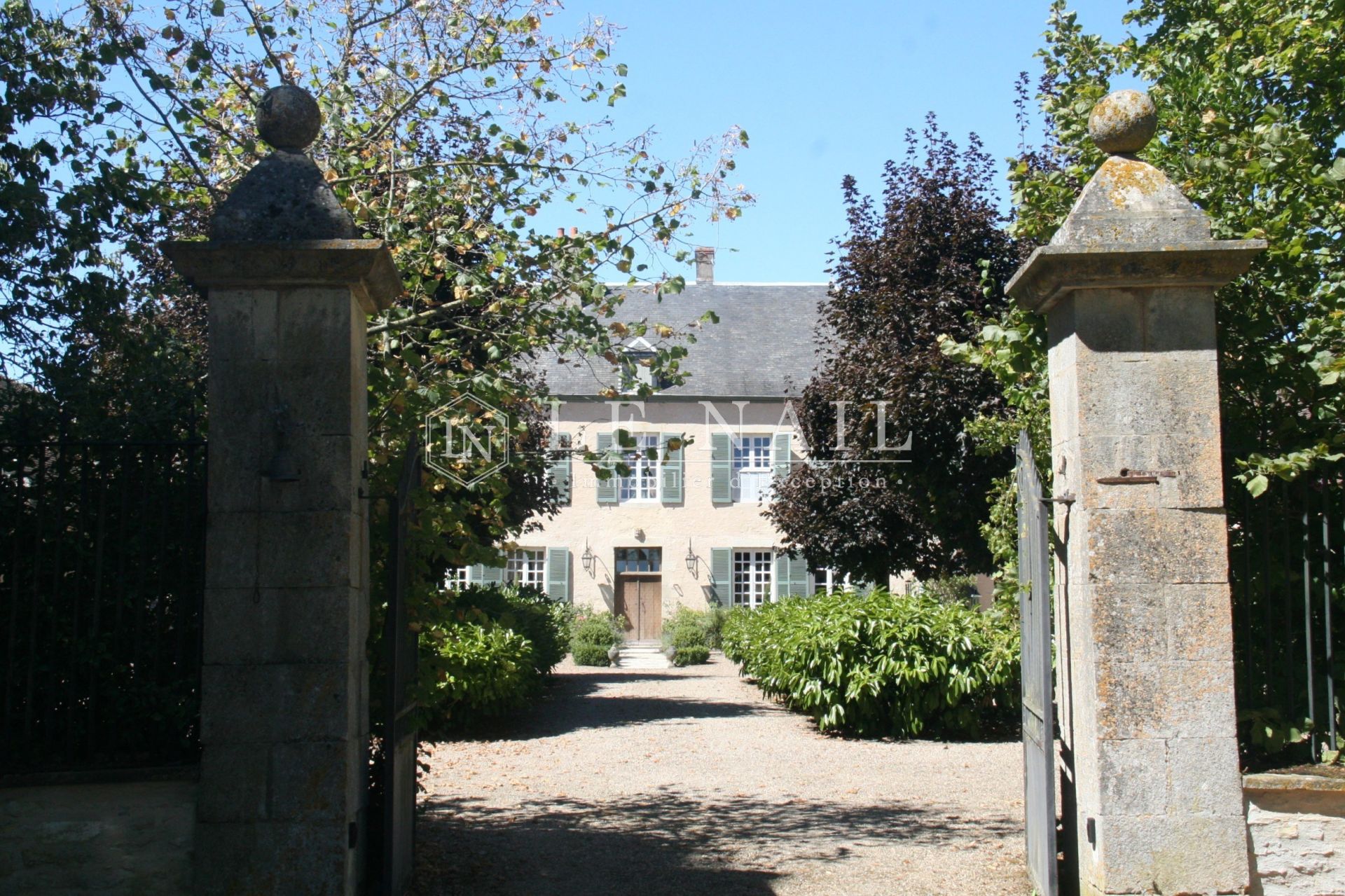 maison de maître 12 pièces en vente à CHATEAUNEUF SUR CHER (18190)