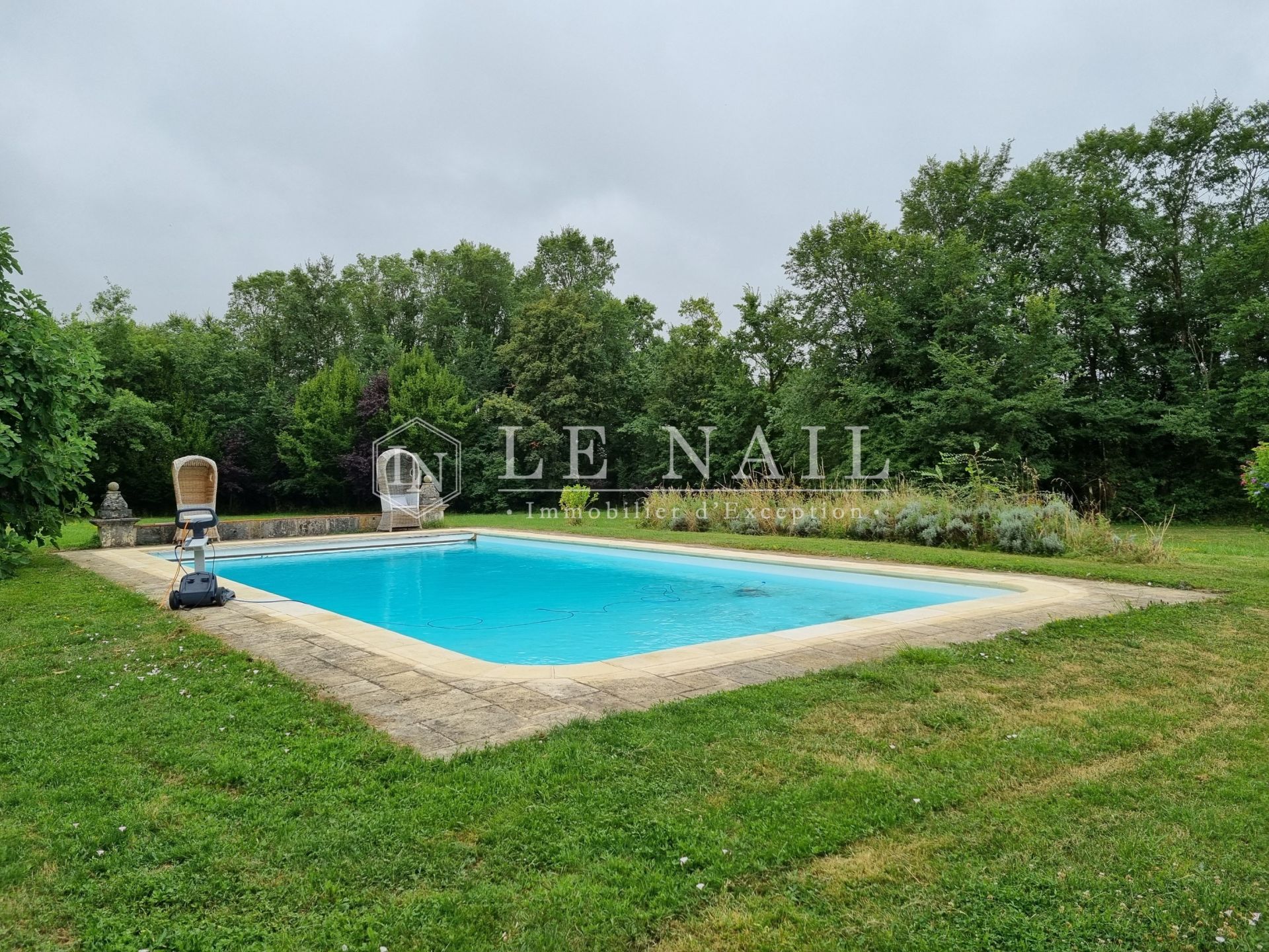 mansion 12 rooms for sale on CHATEAUNEUF SUR CHER (18190)