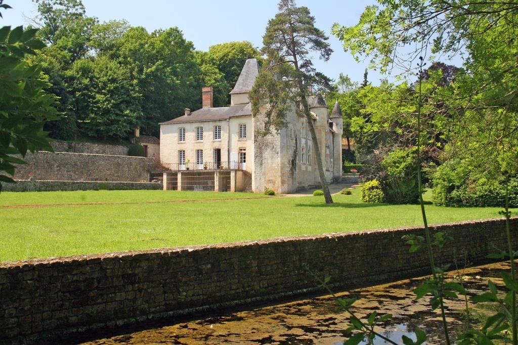 château 12 pièces en vente à Niort (79000)