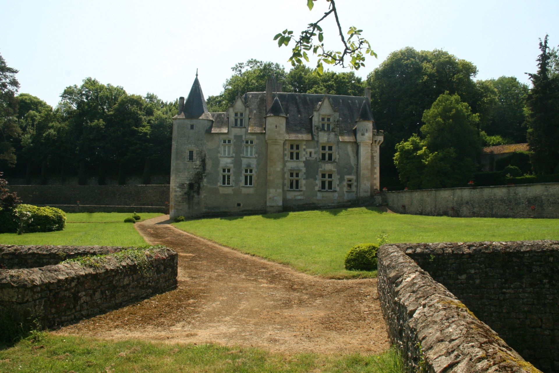 château 12 pièces en vente à Niort (79000)