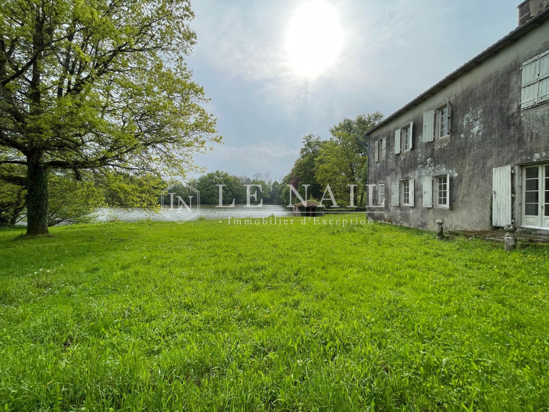 propriété 12 pièces en vente à BRESSUIRE (79300)