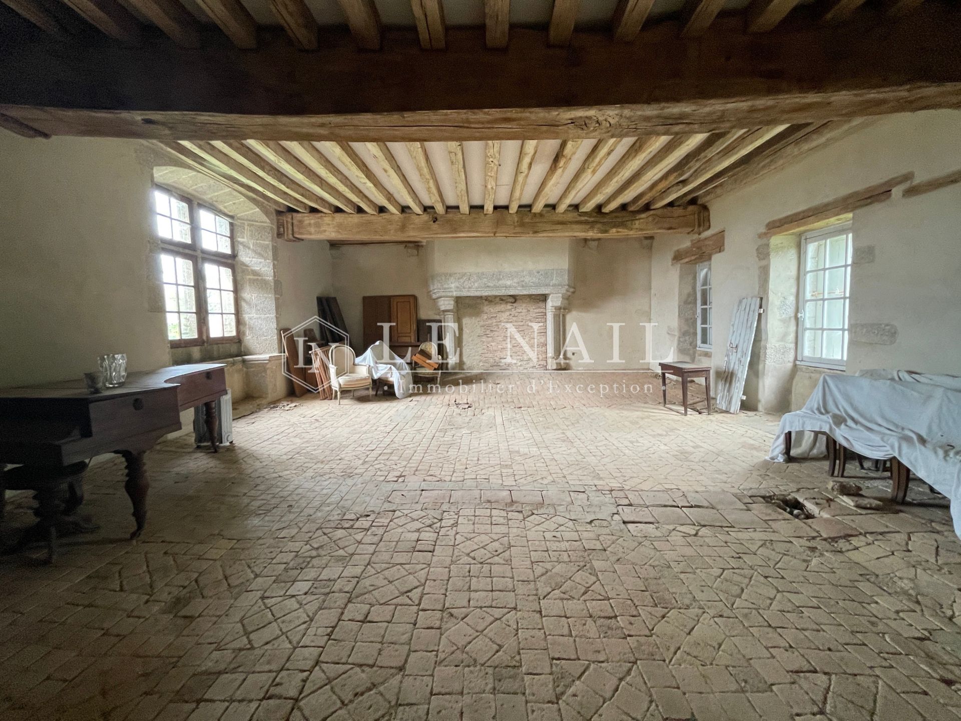 propriété 12 pièces en vente à BRESSUIRE (79300)