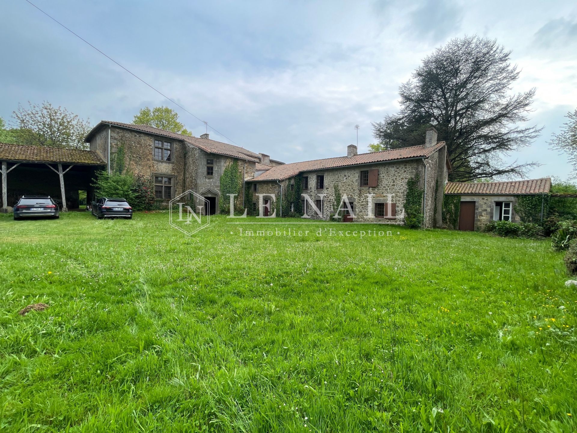 propriété 12 pièces en vente à BRESSUIRE (79300)