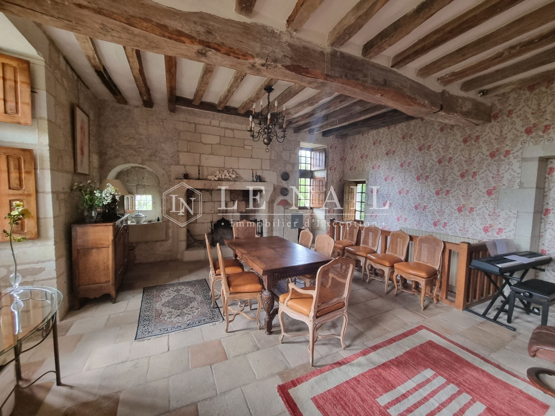 manoir 8 pièces en vente à BOURGUEIL (37140)