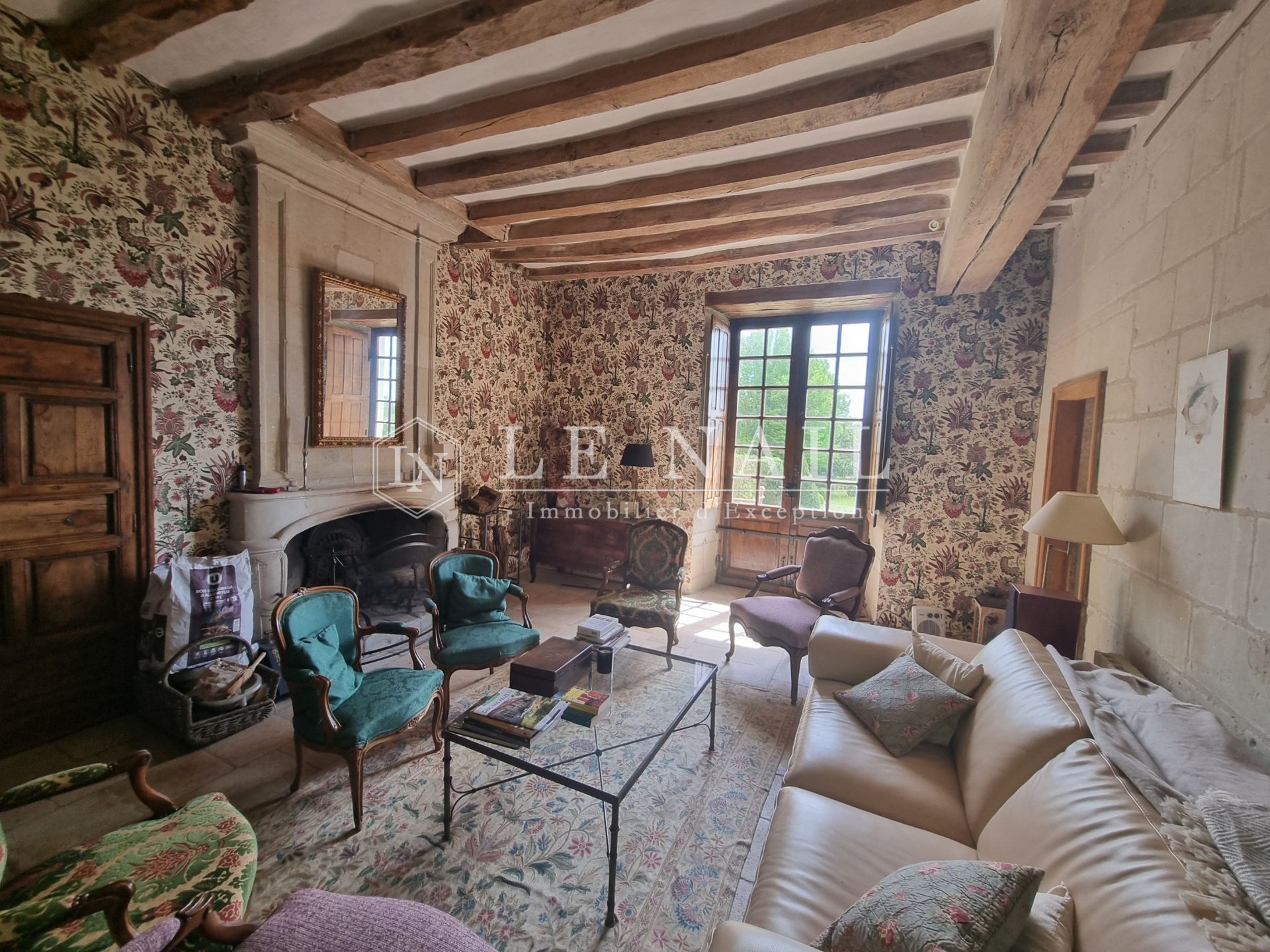 manoir 8 pièces en vente à BOURGUEIL (37140)
