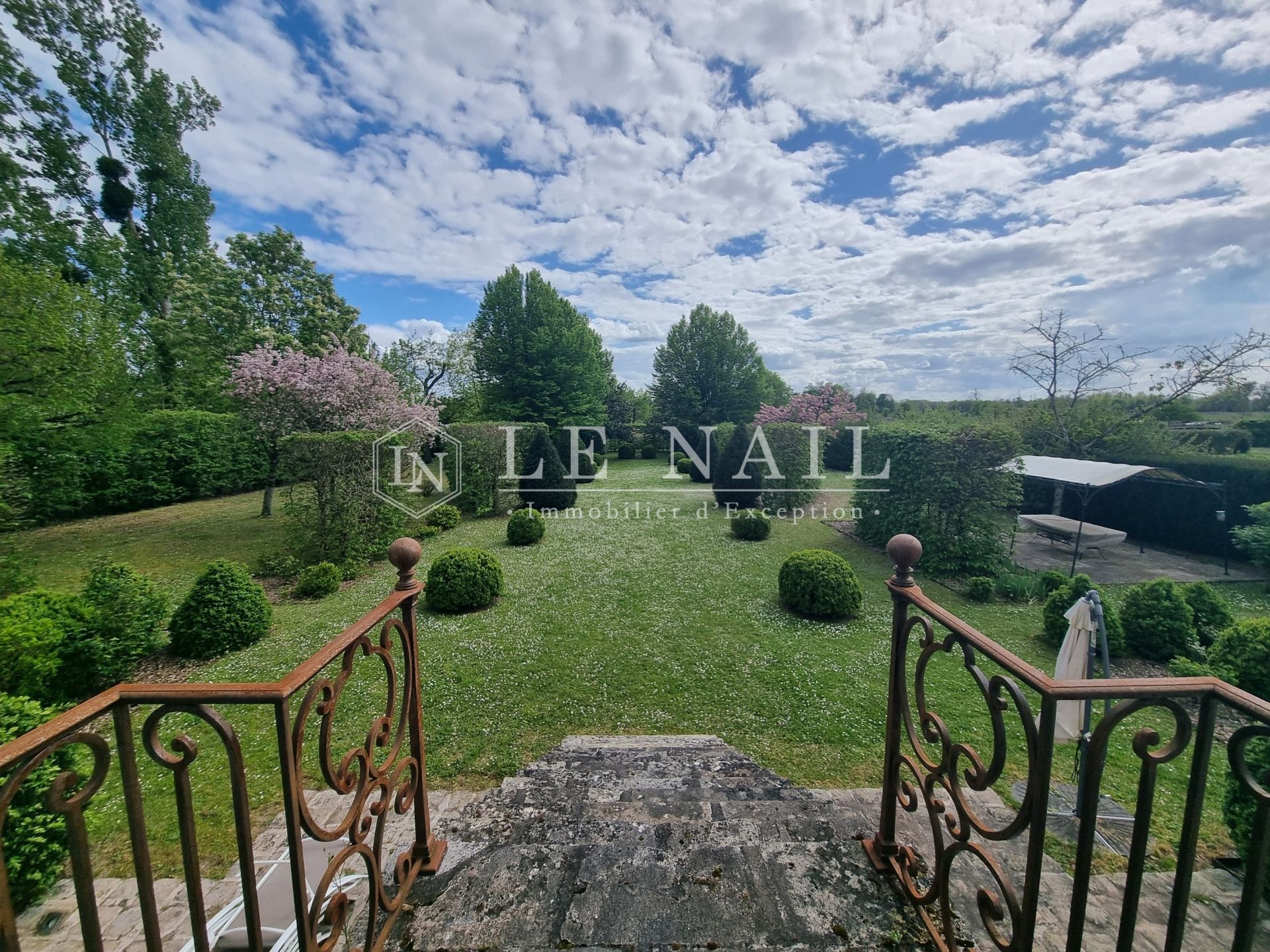 manoir 8 pièces en vente à BOURGUEIL (37140)
