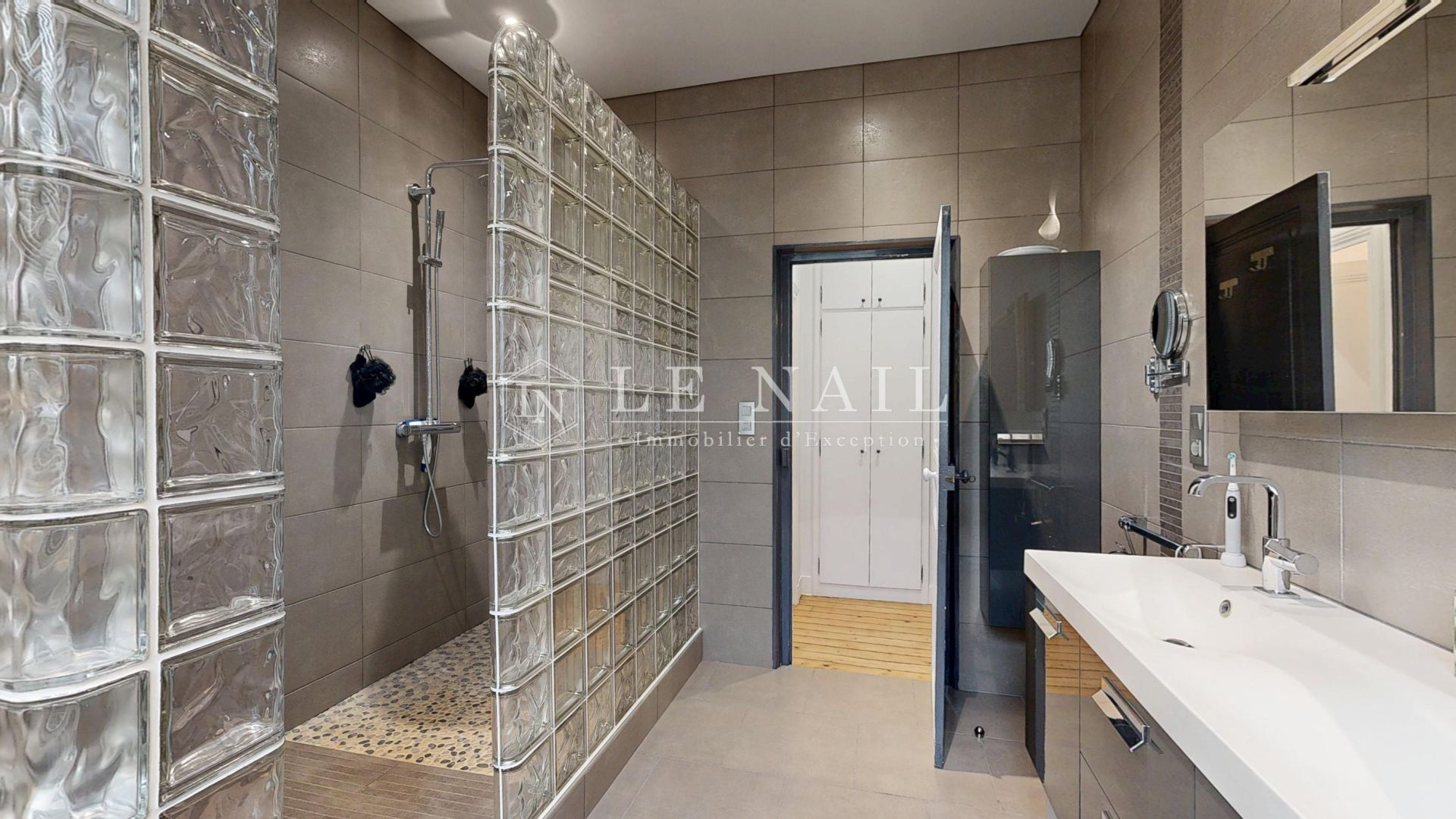 hôtel particulier 14 pièces en vente à LE CREUSOT (71200)