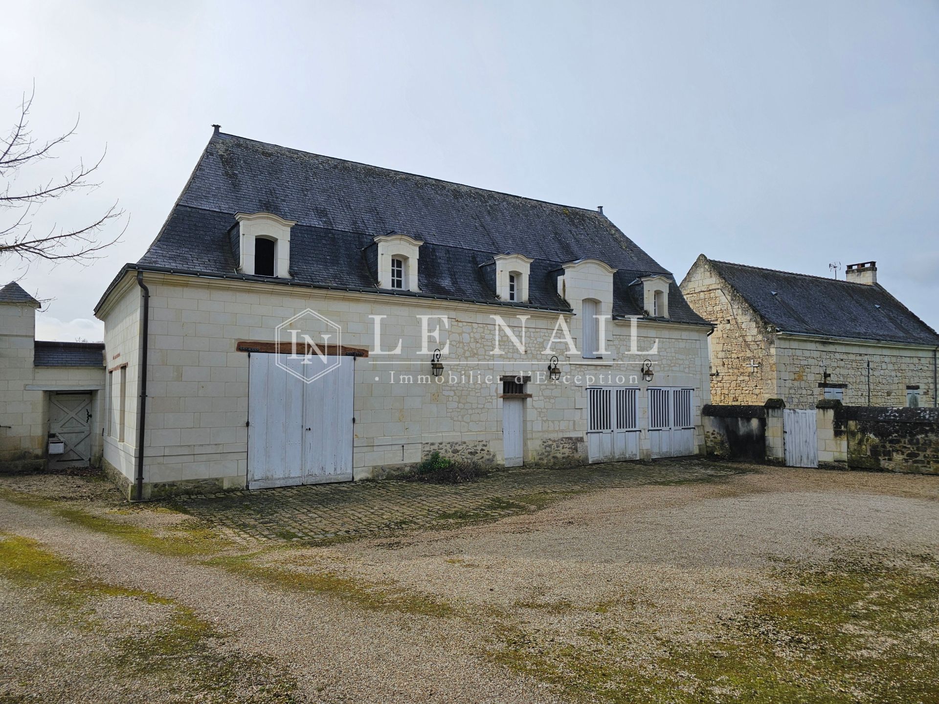 château 16 pièces en vente à ANGERS (49000)