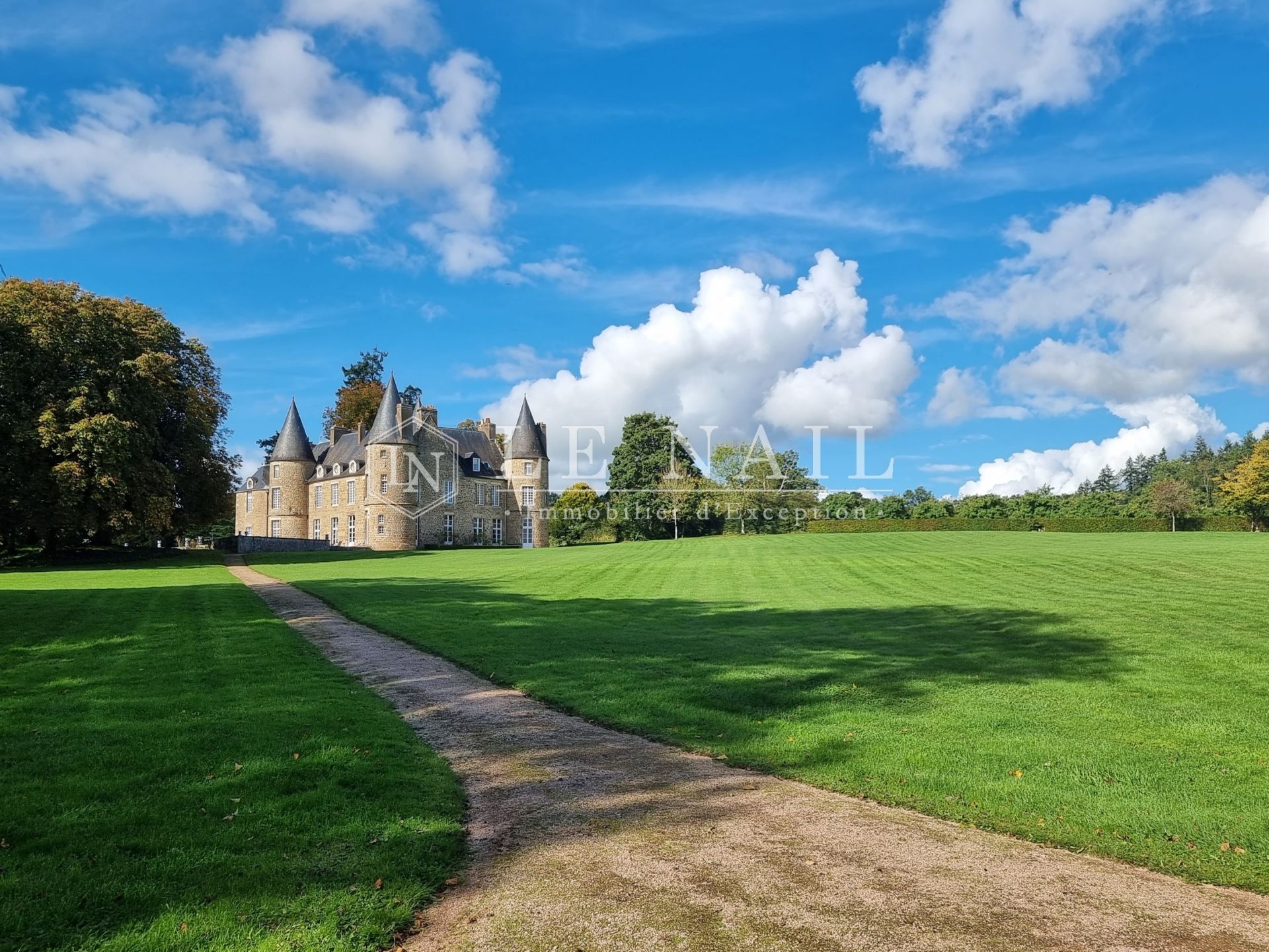 château 15 pièces en vente à FALAISE (14700) - Plus de details