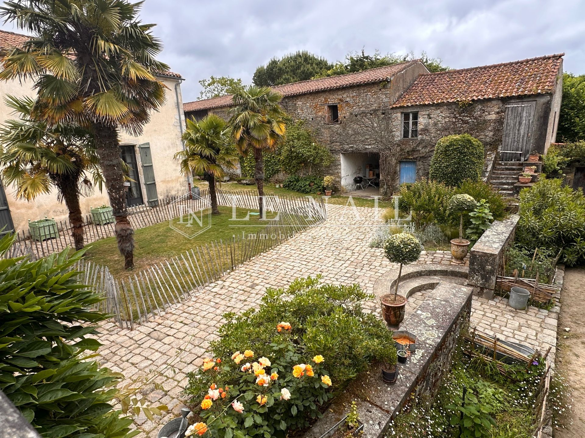 maison 8 pièces en vente à PALLUAU (85670)