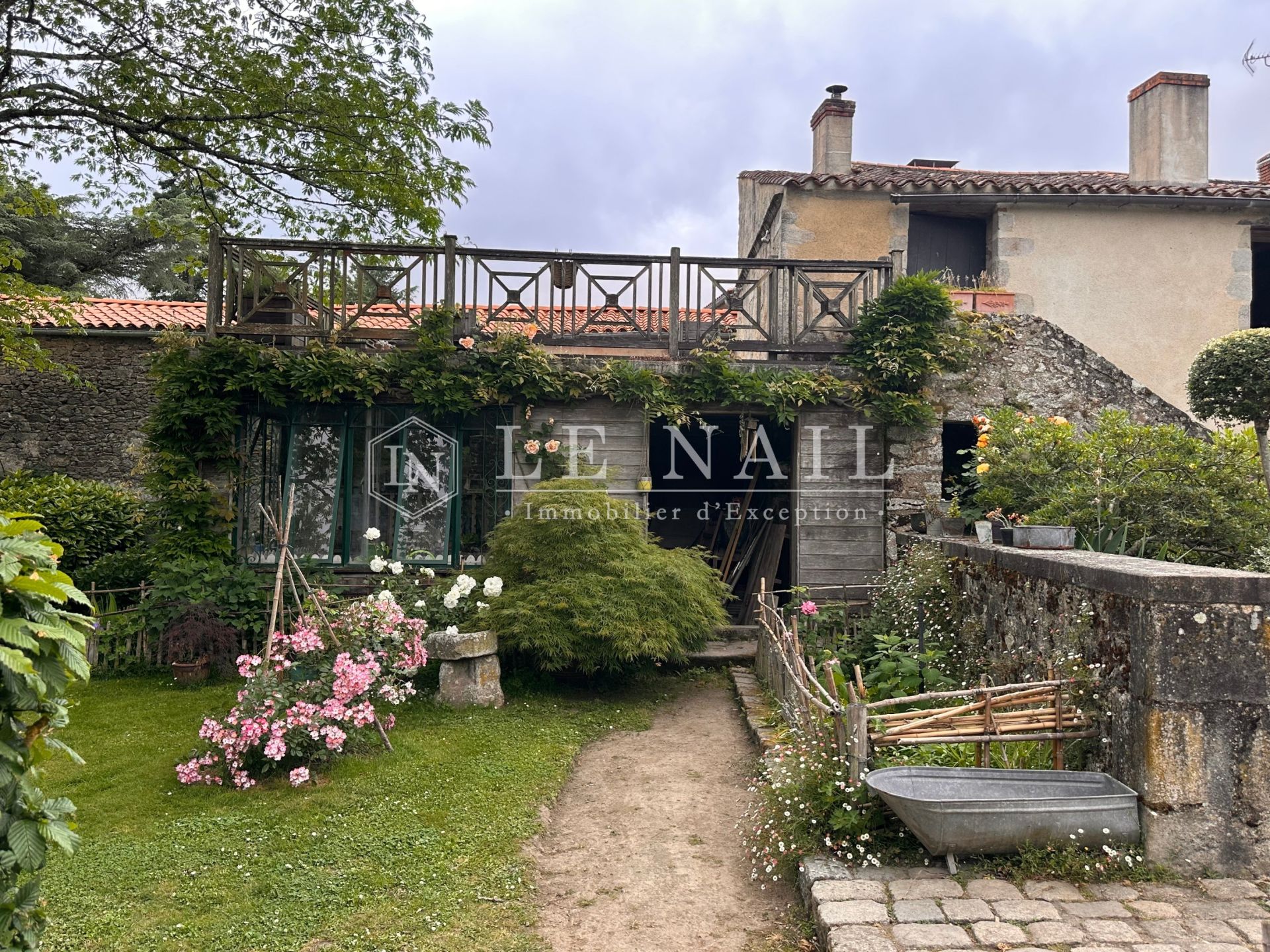 maison 8 pièces en vente à PALLUAU (85670)