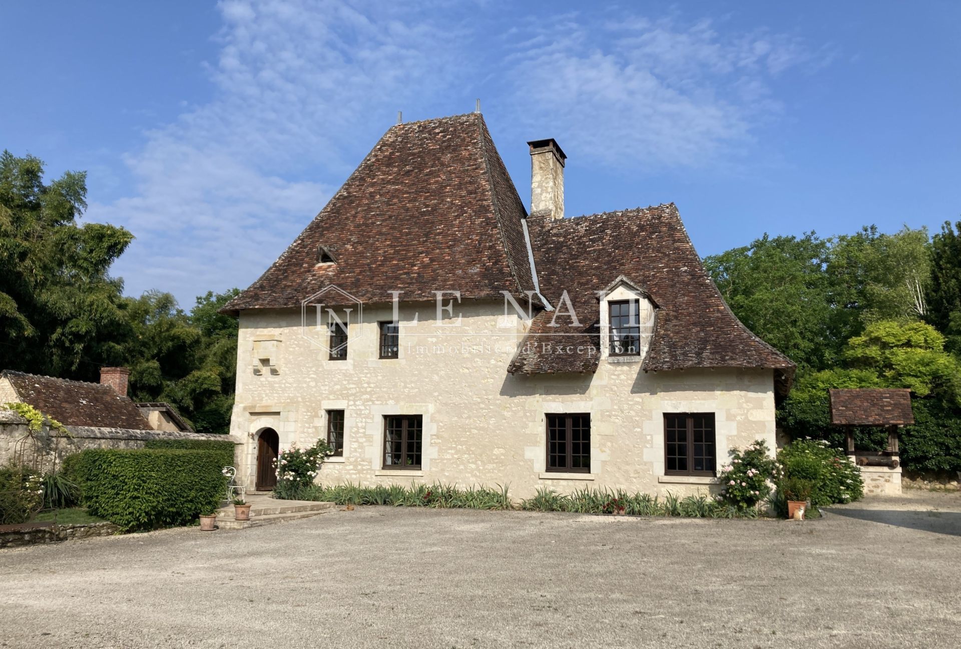 manoir 8 pièces en vente à AZAY LE FERRON (36290)