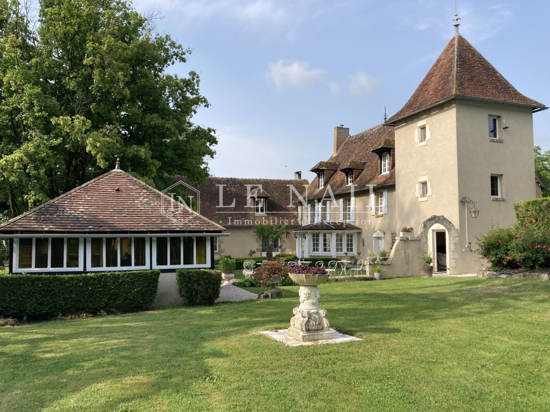 château 12 pièces en vente à VALENCAY (36600)