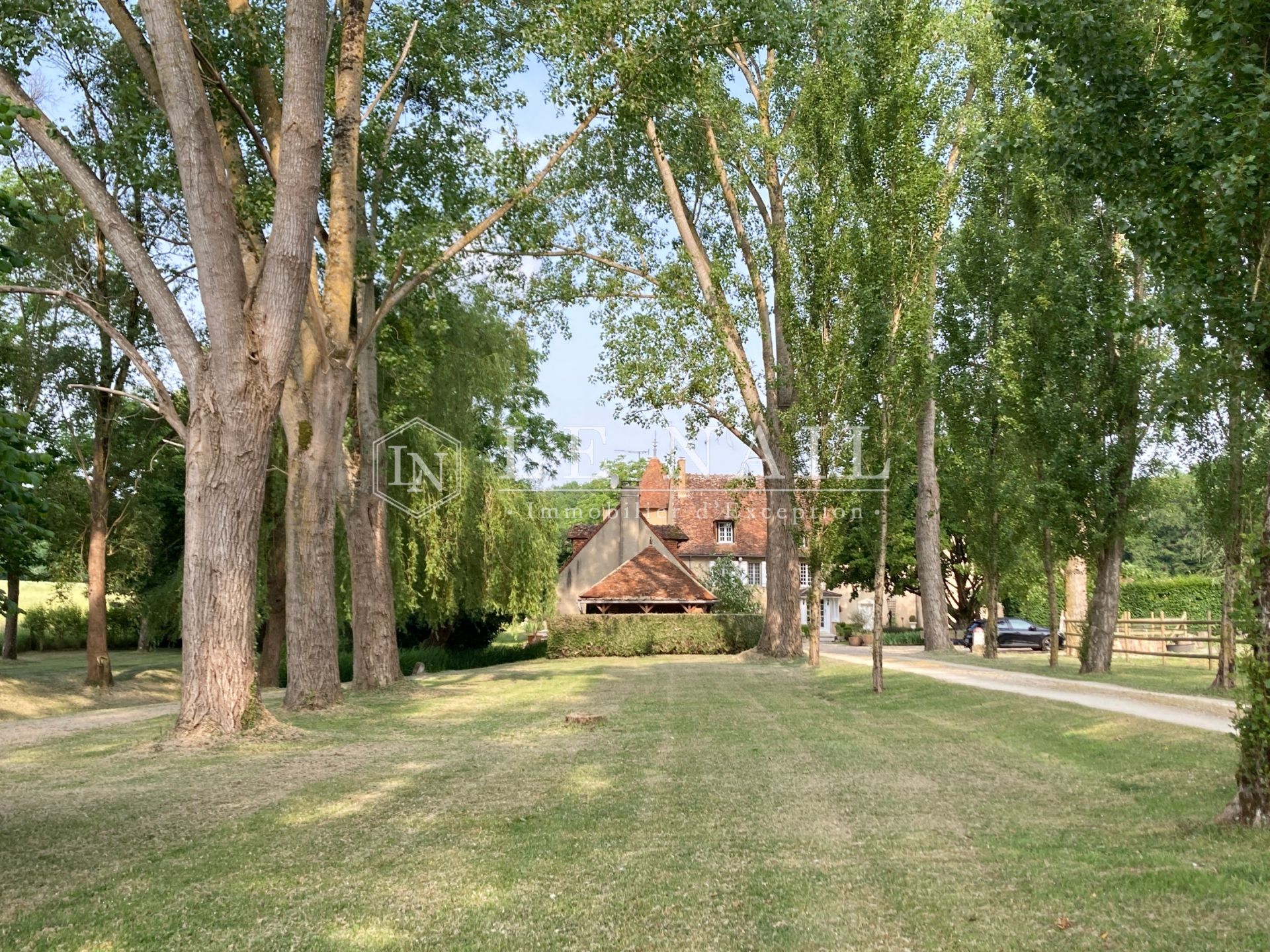 château 12 pièces en vente à VALENCAY (36600)