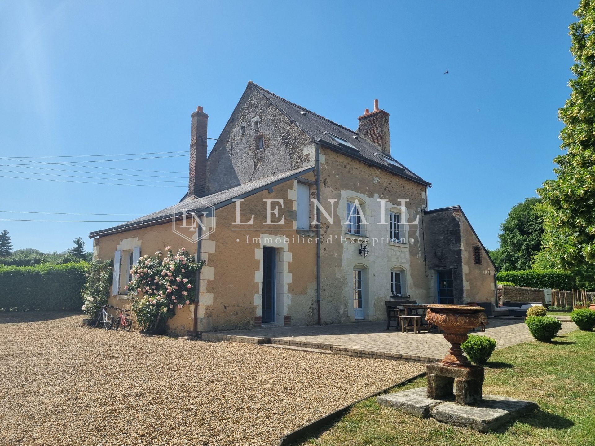 propriété 9 pièces en vente à CHATEAU LA VALLIERE (37330)