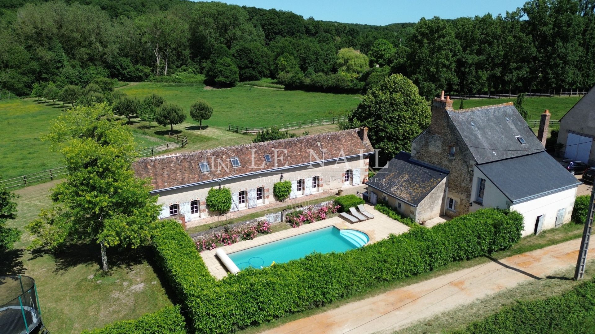 propriété 9 pièces en vente à CHATEAU LA VALLIERE (37330)