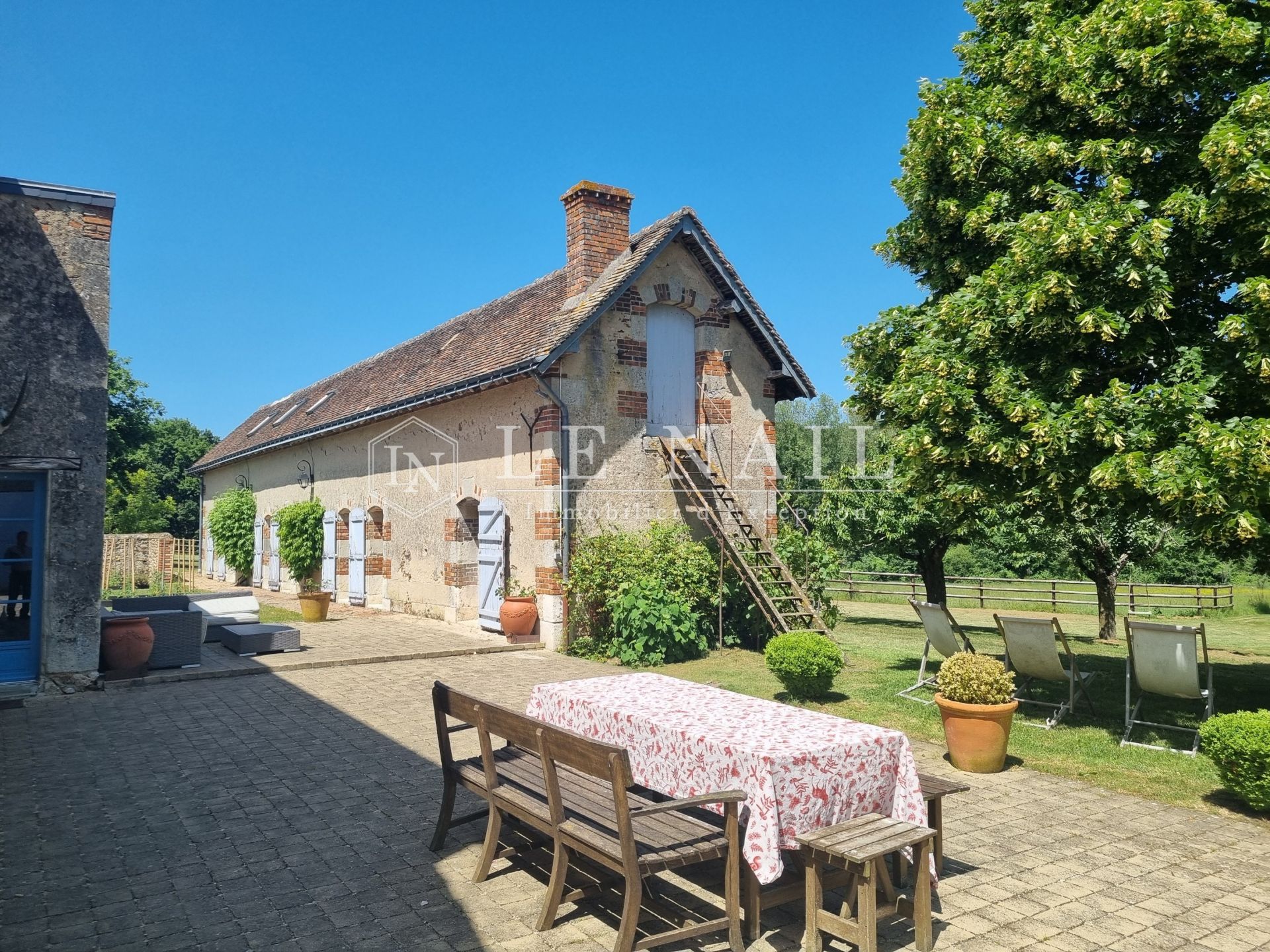 propriété 9 pièces en vente à CHATEAU LA VALLIERE (37330)