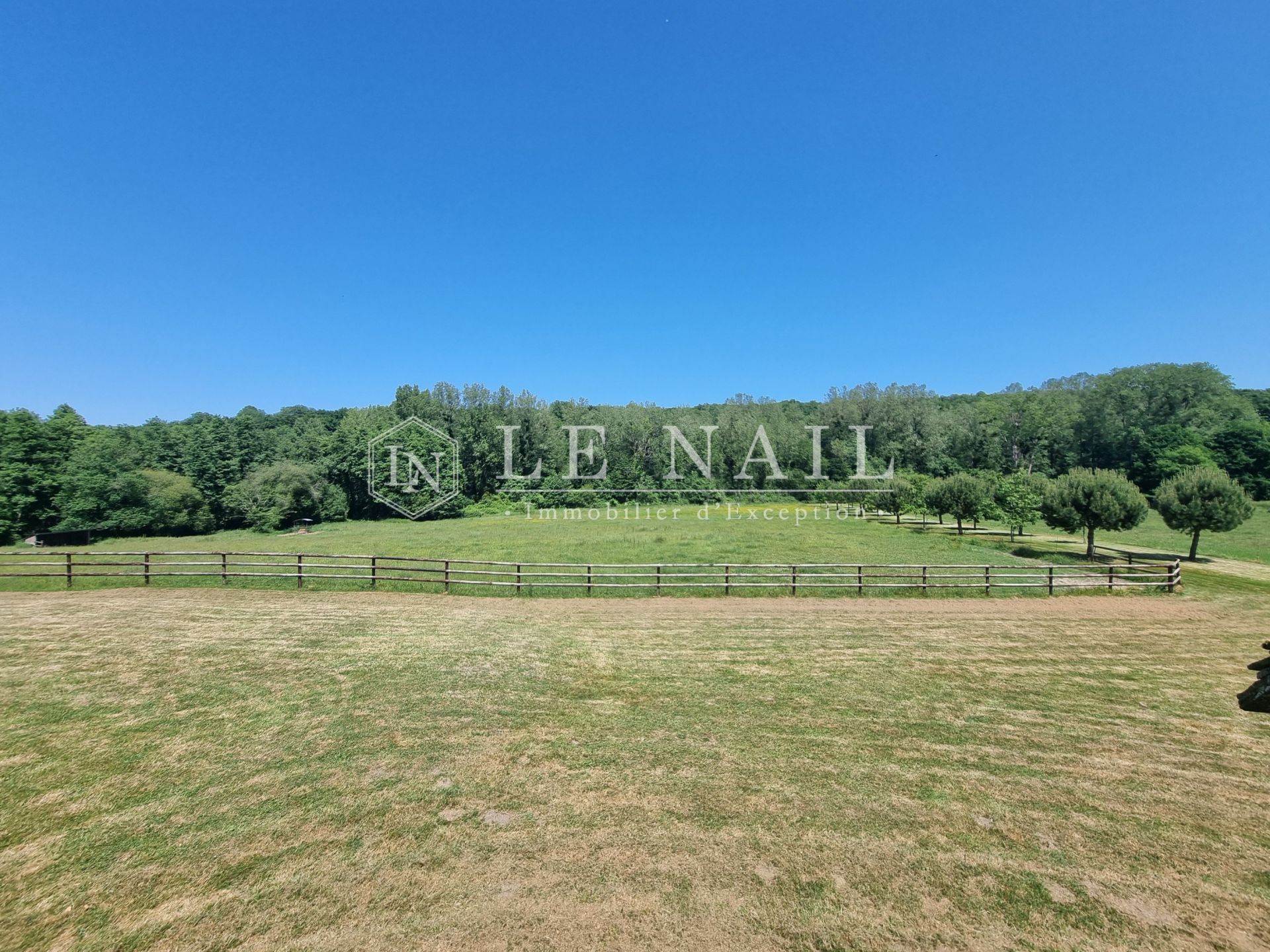 propriété 9 pièces en vente à CHATEAU LA VALLIERE (37330)