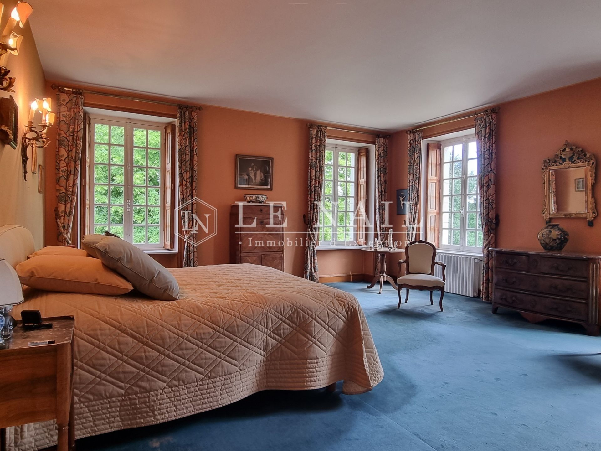 mansion 10 rooms for sale on REMALARD (61110)
