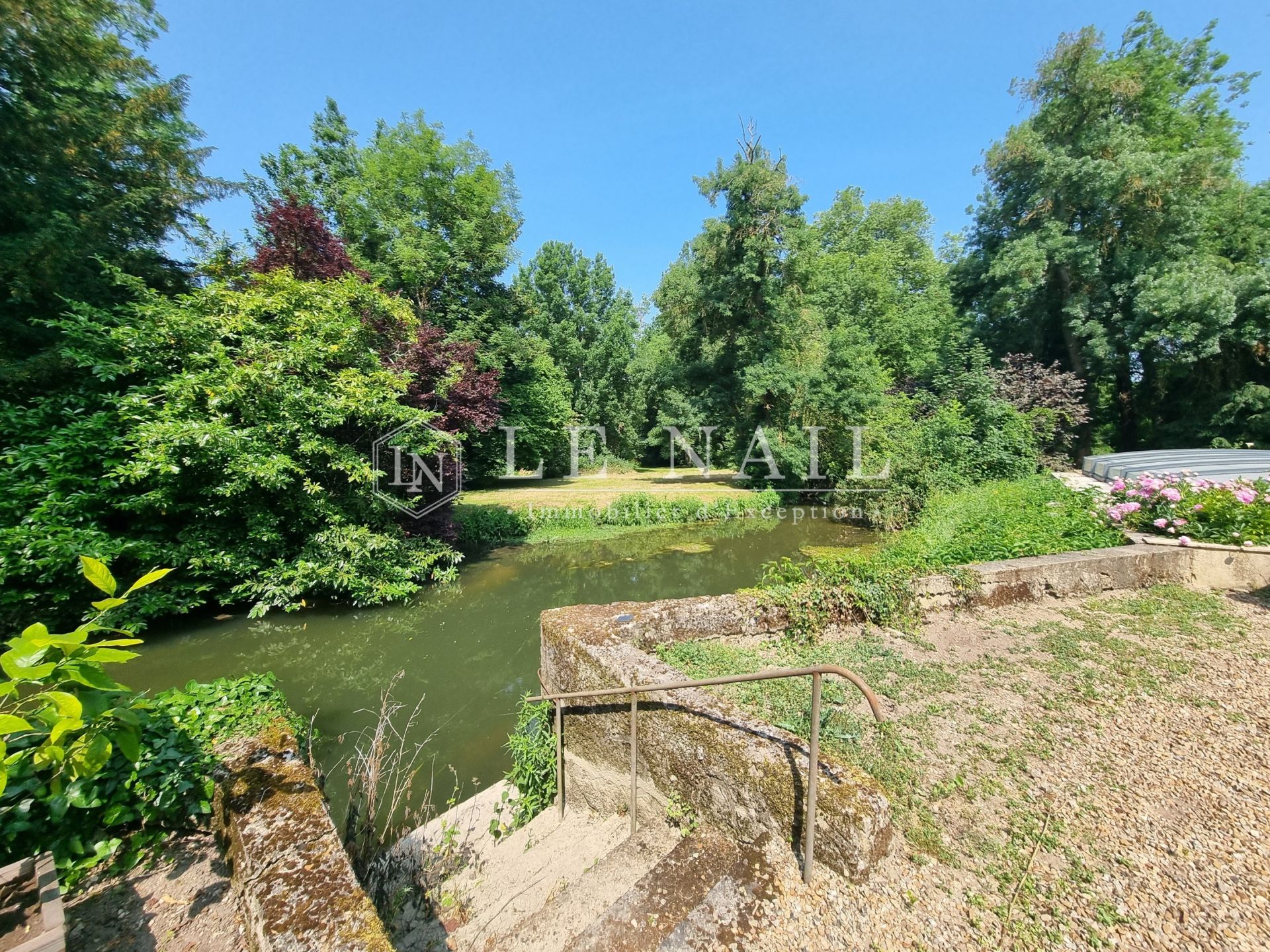 moulin 11 pièces en vente à MONTOIRE SUR LE LOIR (41800)