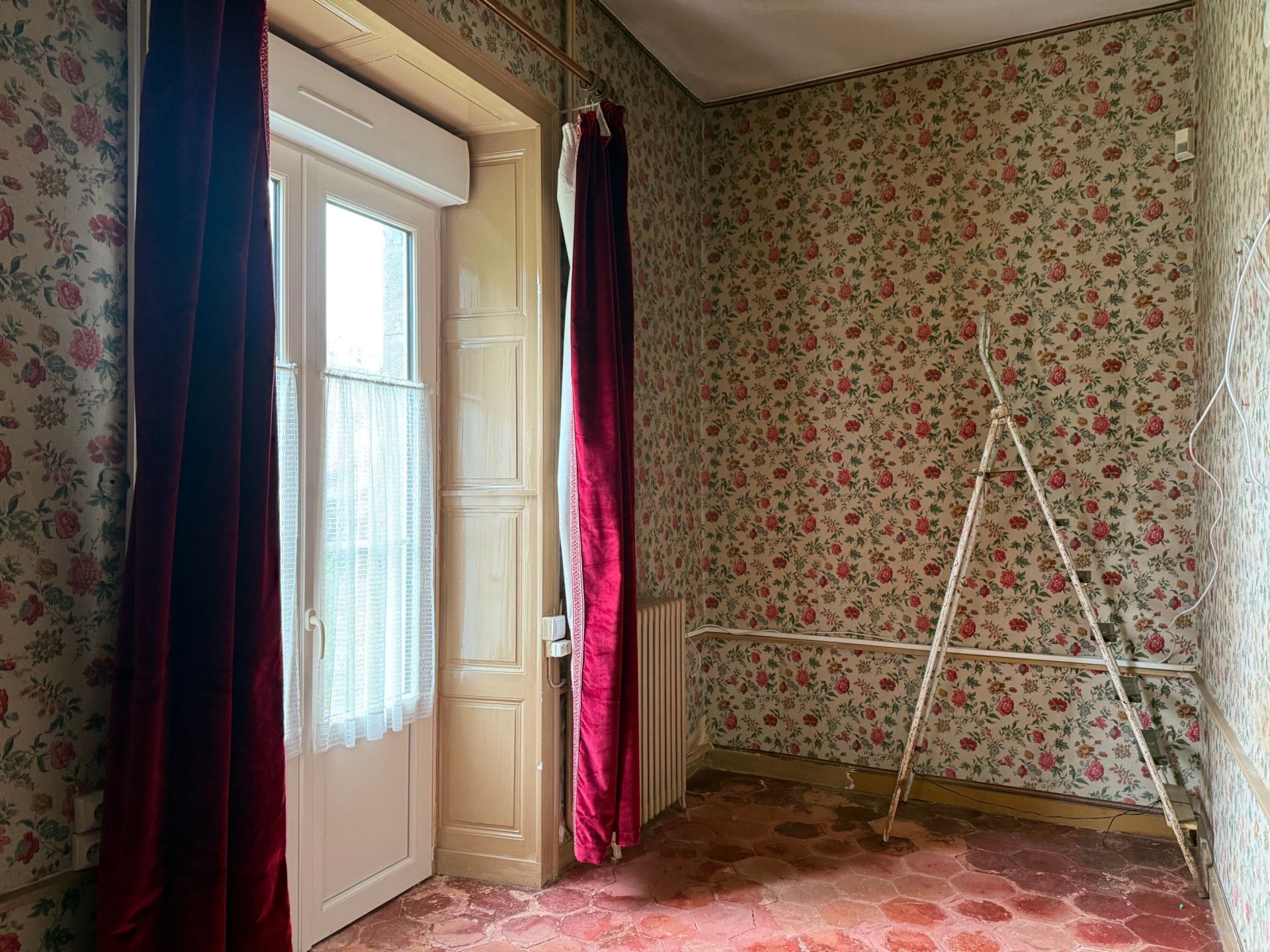 mansion 9 rooms for sale on MESLAY DU MAINE (53170)