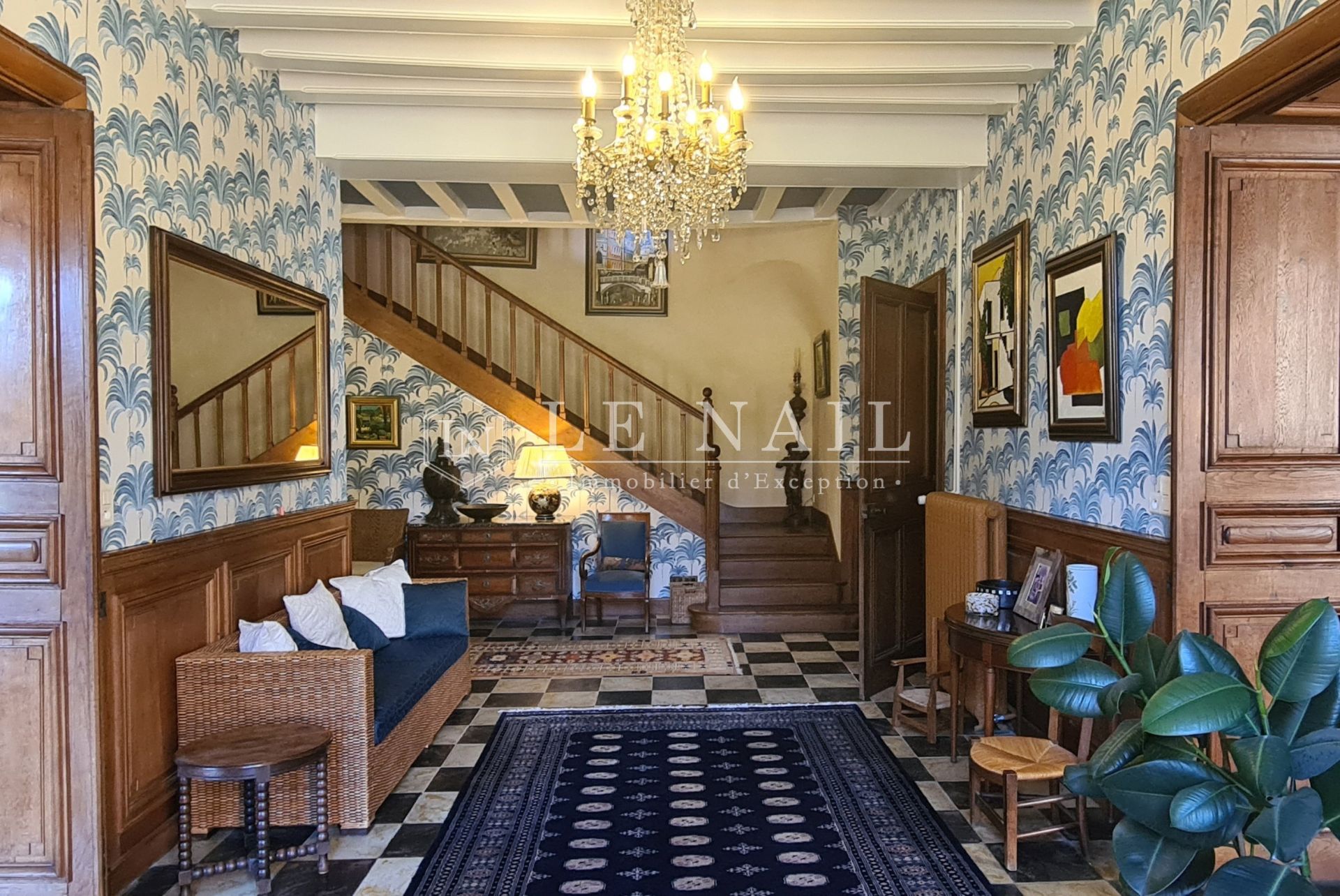 mansion 10 rooms for sale on SEGRE (49500)