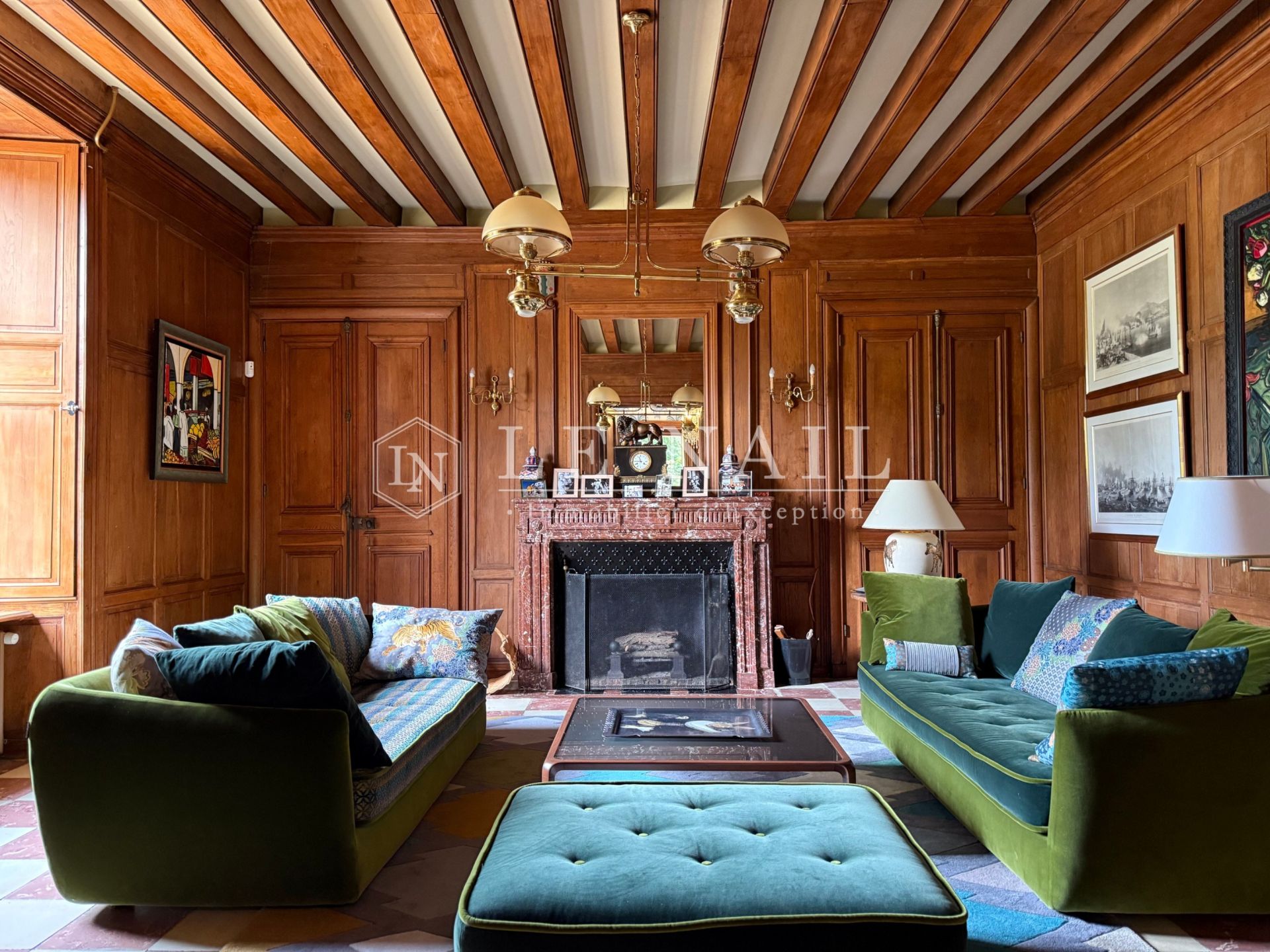mansion 10 rooms for sale on SEGRE (49500)