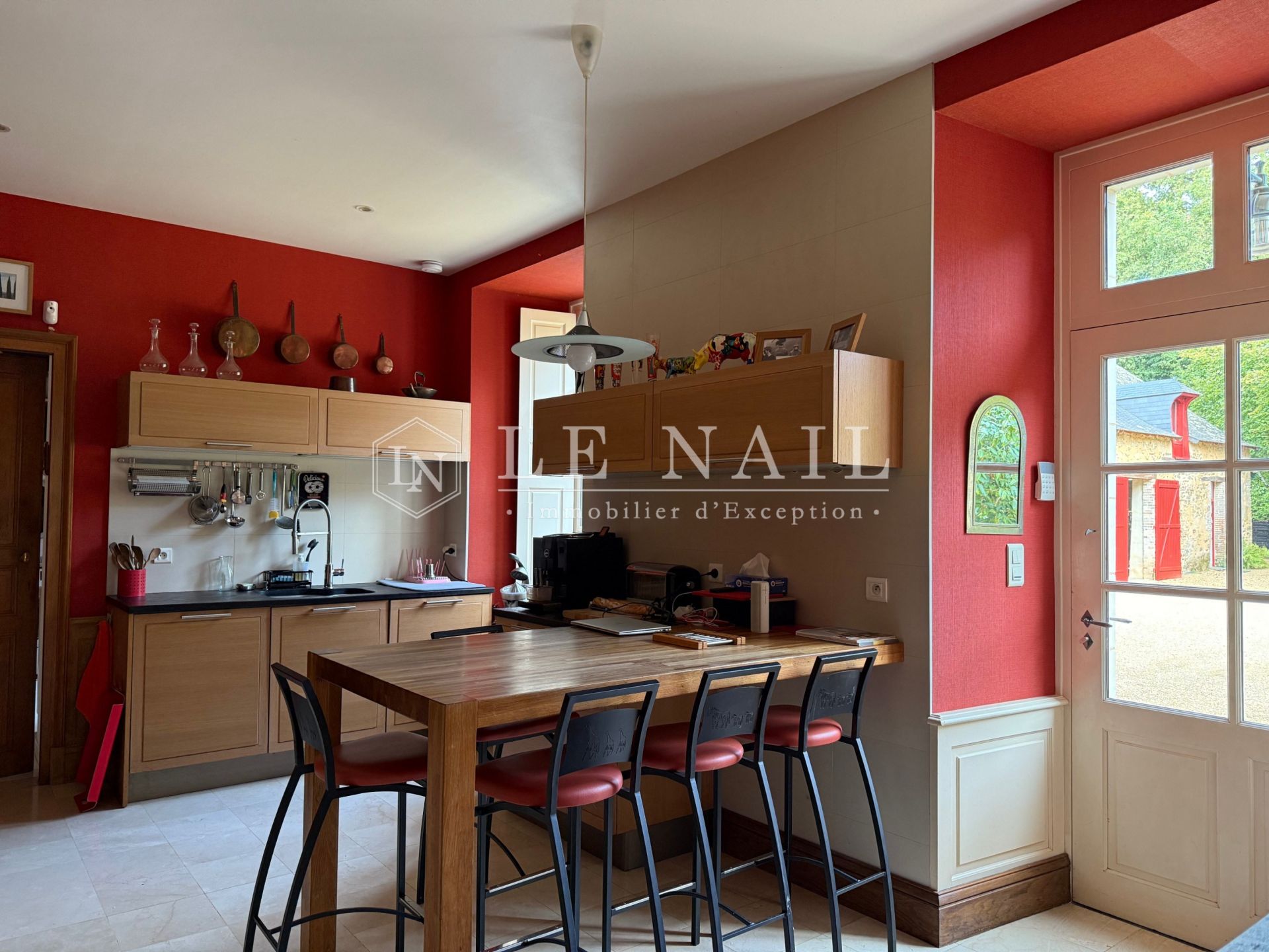 mansion 10 rooms for sale on SEGRE (49500)