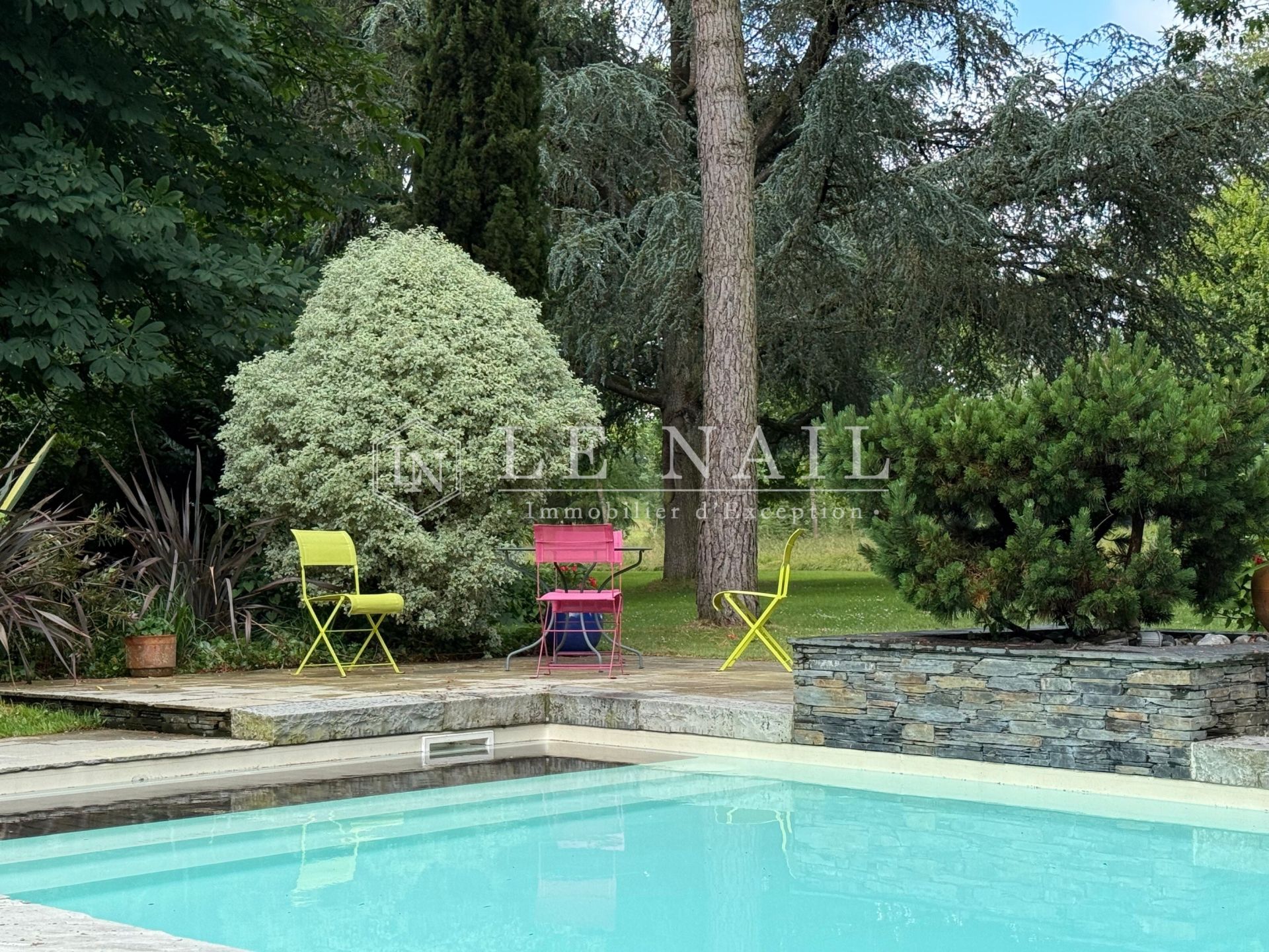 mansion 10 rooms for sale on SEGRE (49500)