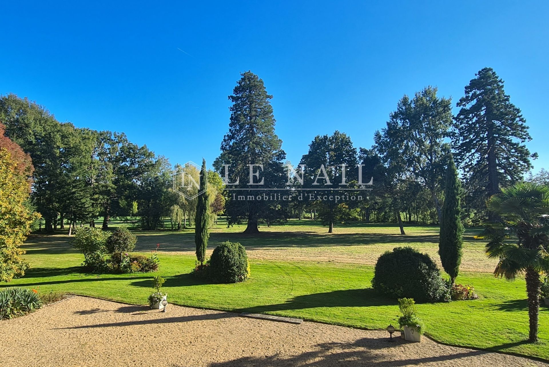 mansion 10 rooms for sale on SEGRE (49500)