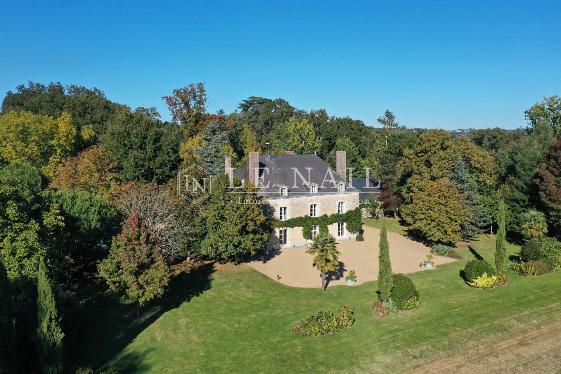 maison de maître 10 pièces en vente à SEGRE (49500)