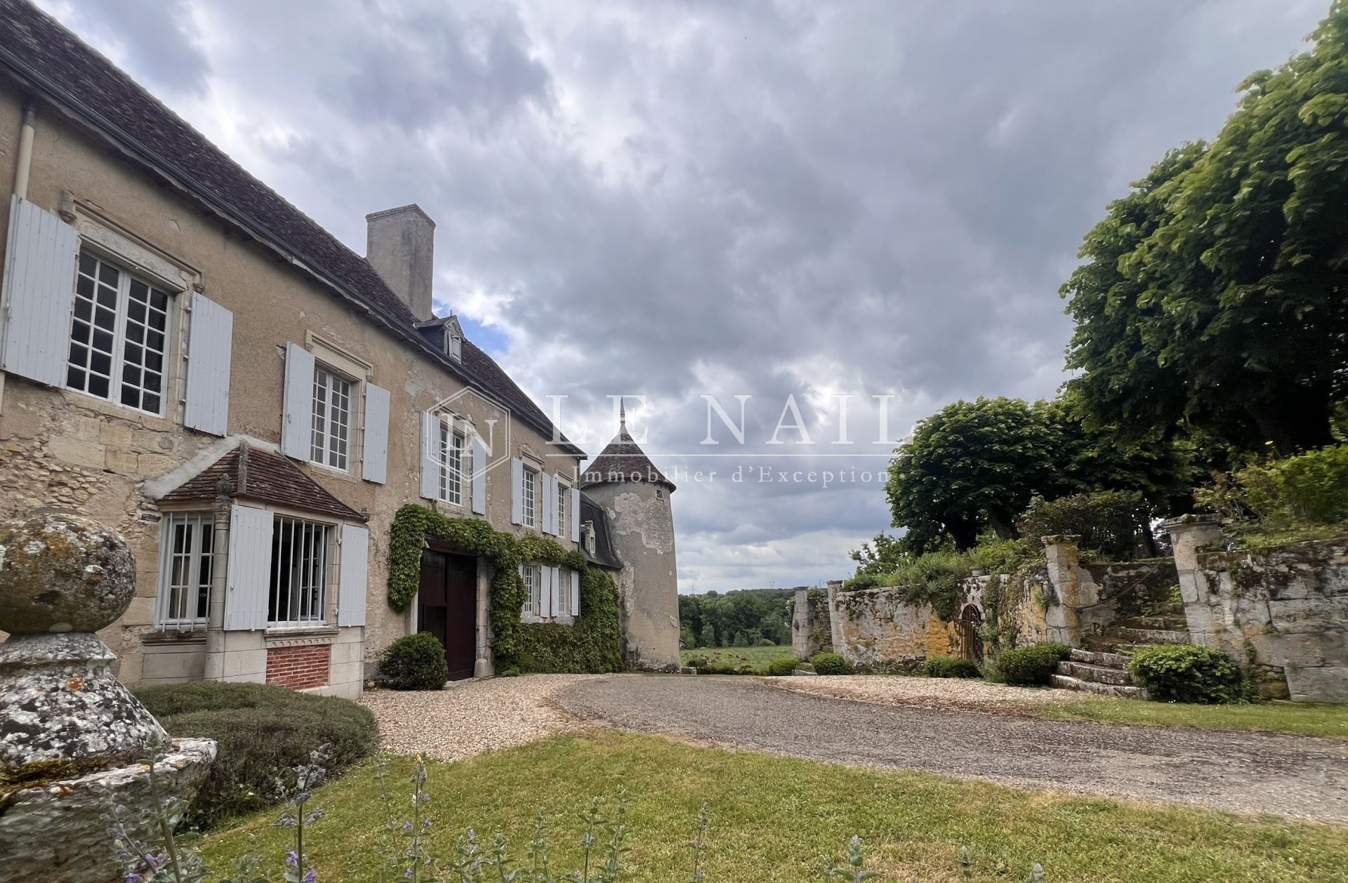 castle 9 rooms for sale on LA ROCHE POSAY (86270)