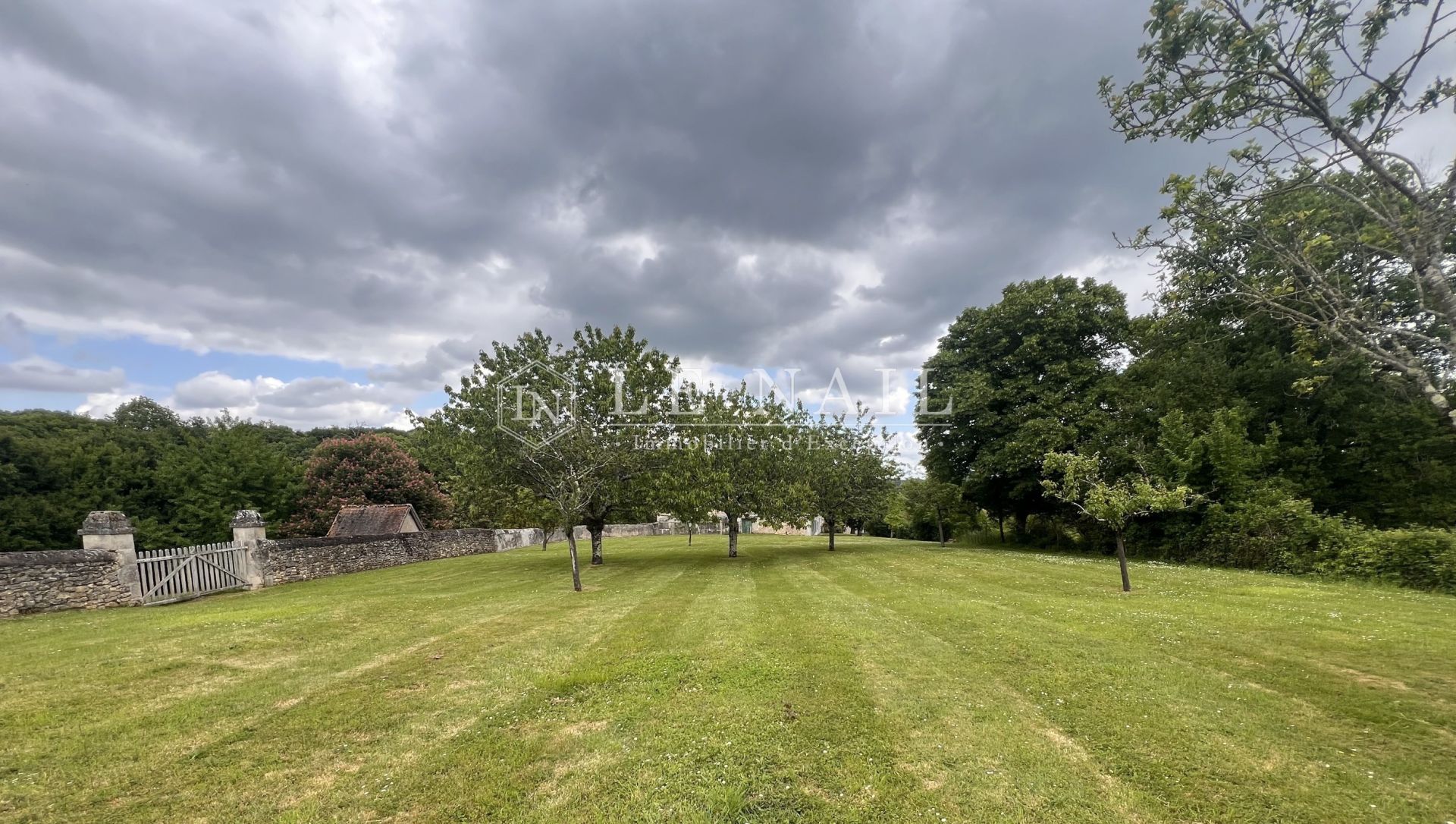castle 9 rooms for sale on LA ROCHE POSAY (86270)