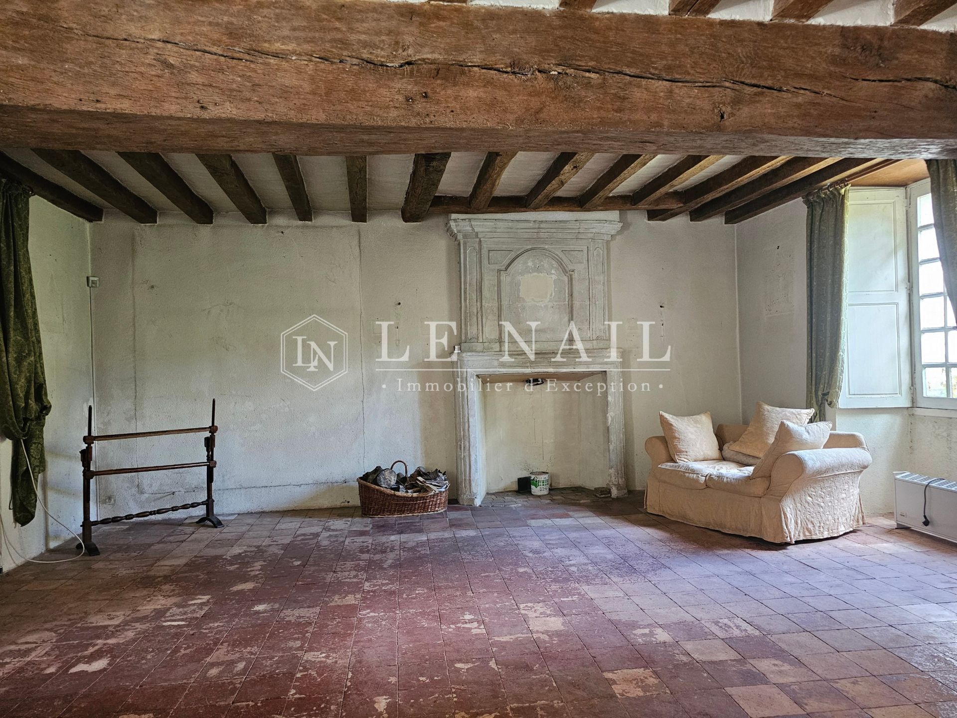 mansion 18 rooms for sale on CHATEAUNEUF SUR SARTHE (49330)