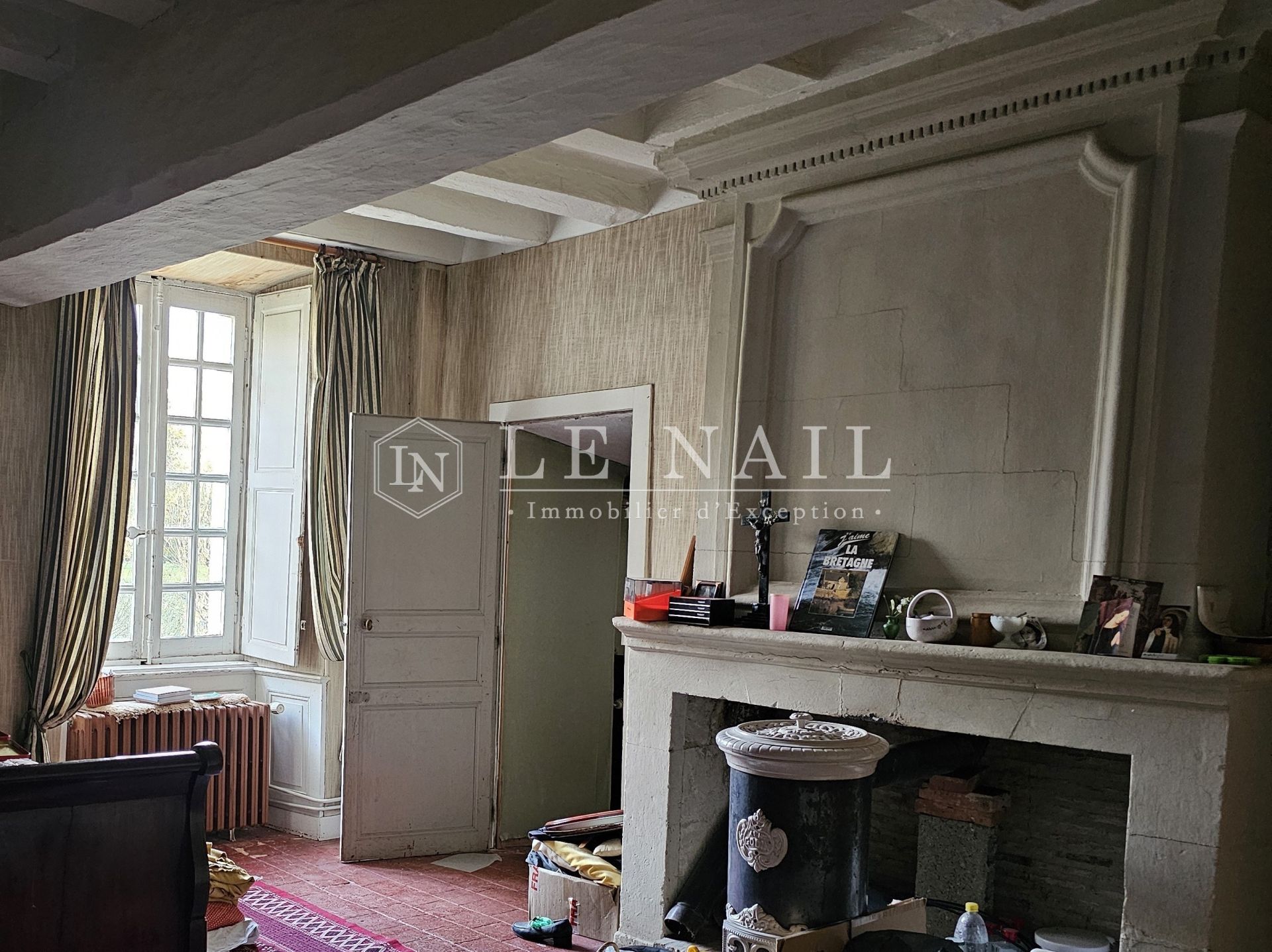 mansion 18 rooms for sale on CHATEAUNEUF SUR SARTHE (49330)