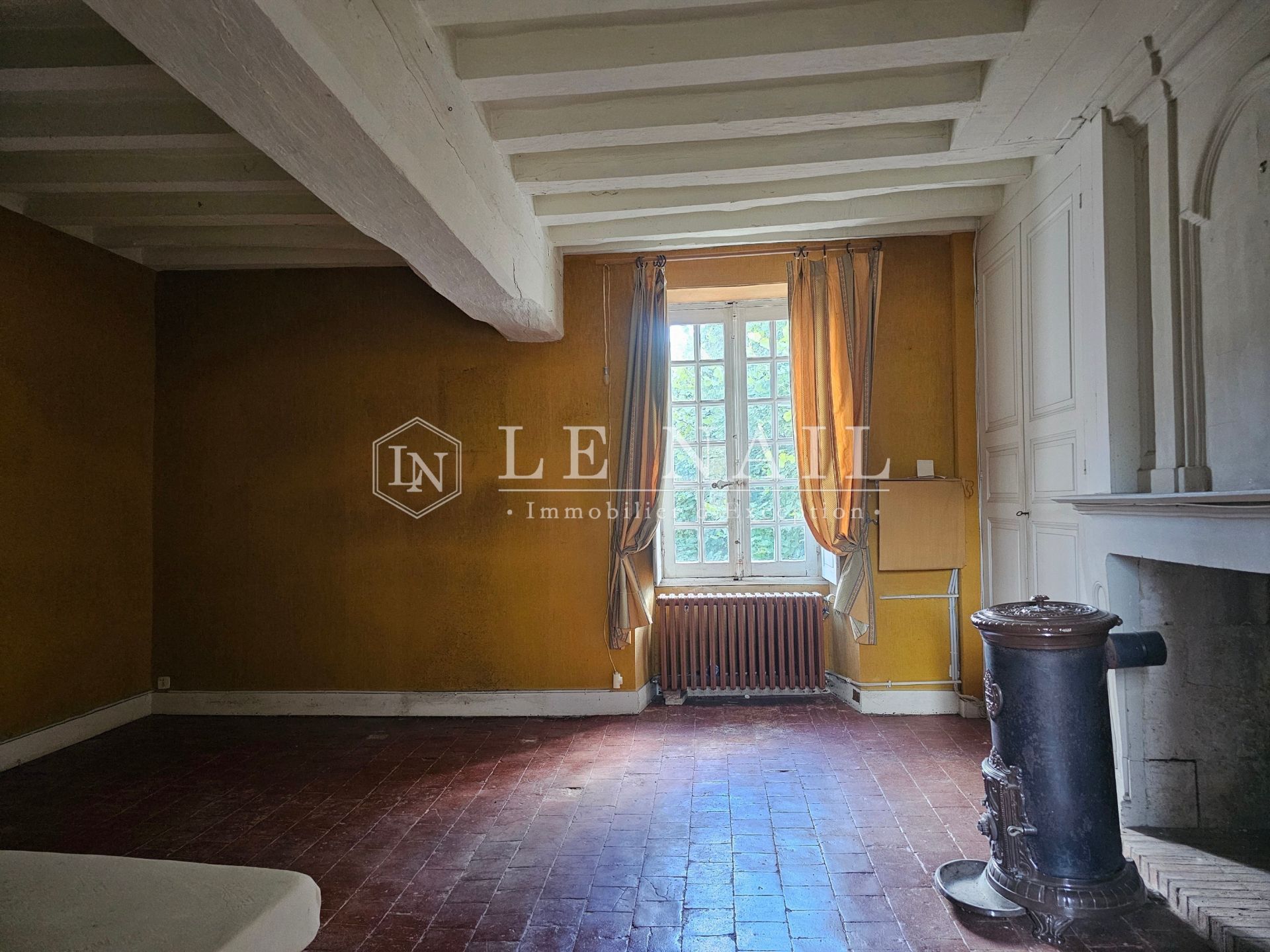 mansion 18 rooms for sale on CHATEAUNEUF SUR SARTHE (49330)
