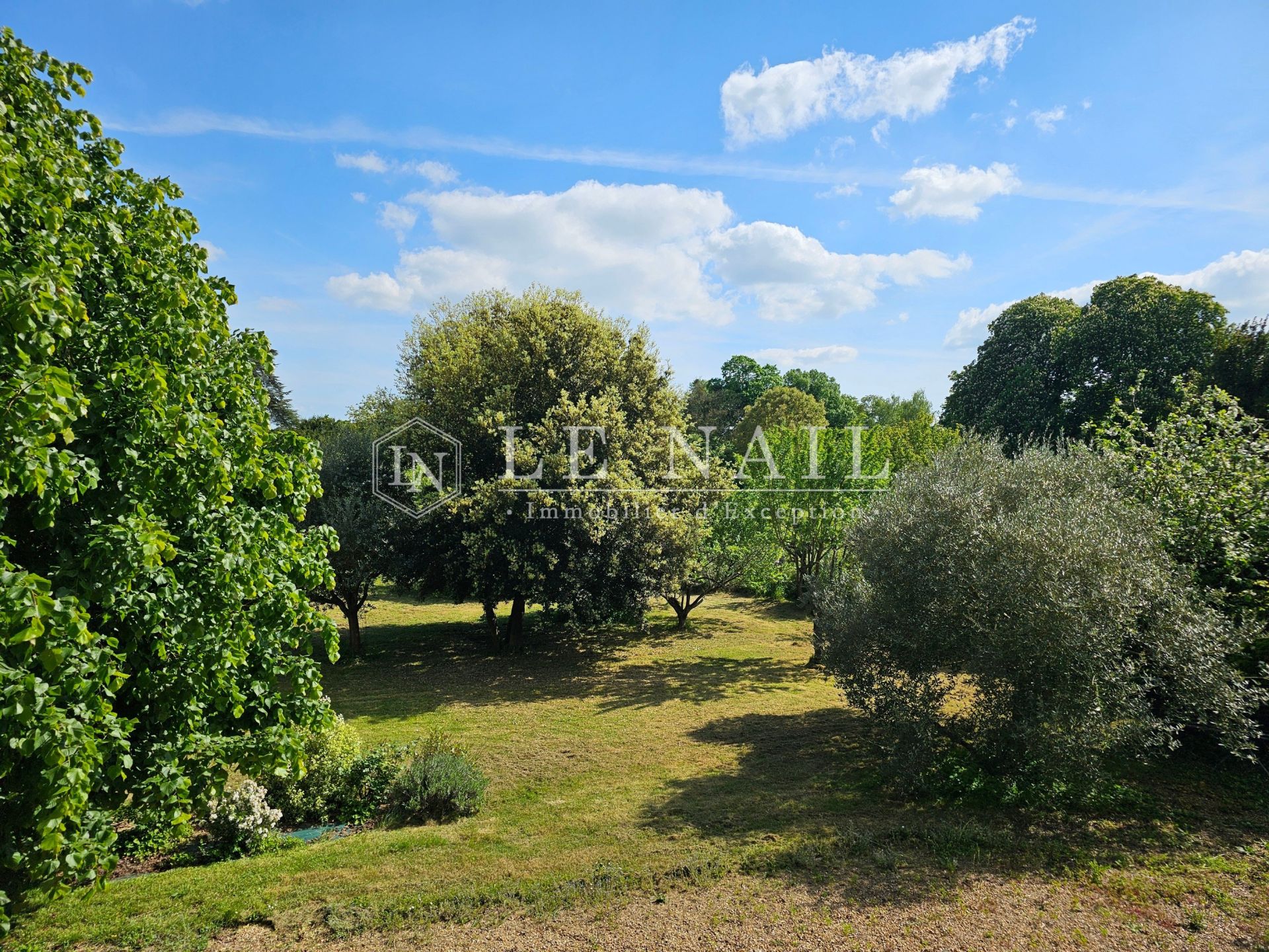 mansion 18 rooms for sale on CHATEAUNEUF SUR SARTHE (49330)