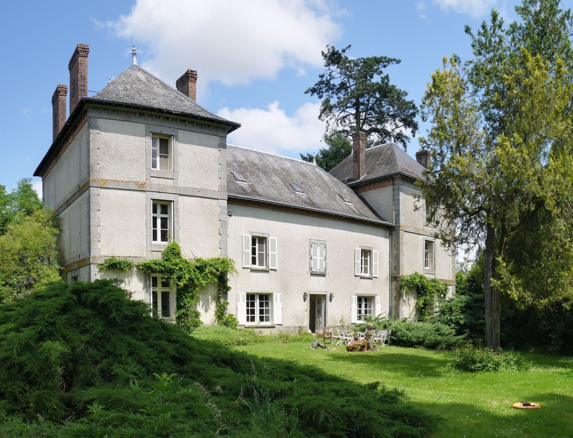 property 22 rooms for sale on LE DORAT (87210)