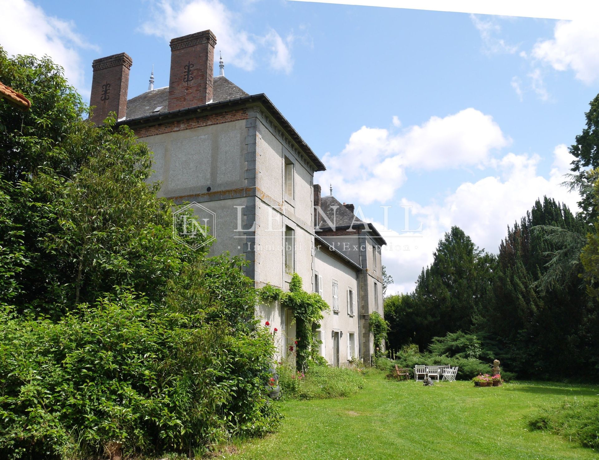 property 22 rooms for sale on LE DORAT (87210)