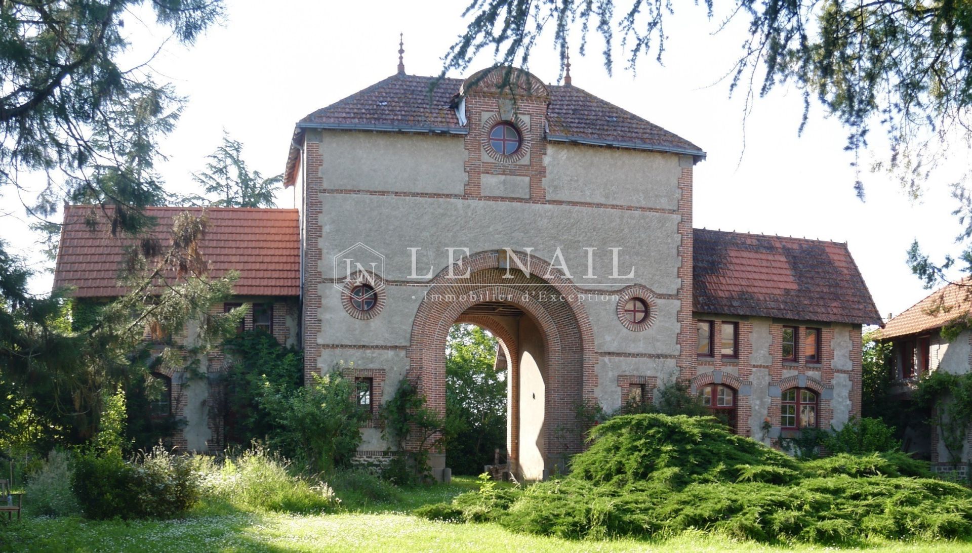 property 22 rooms for sale on LE DORAT (87210)