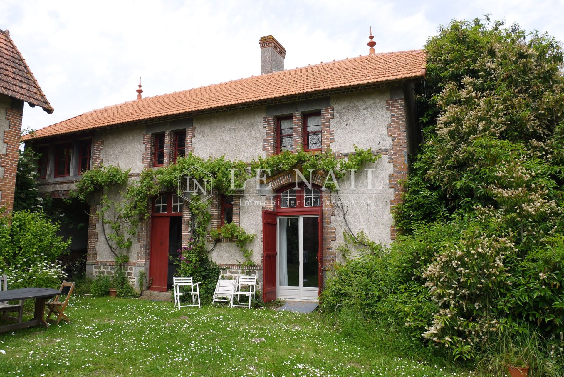 property 22 rooms for sale on LE DORAT (87210)