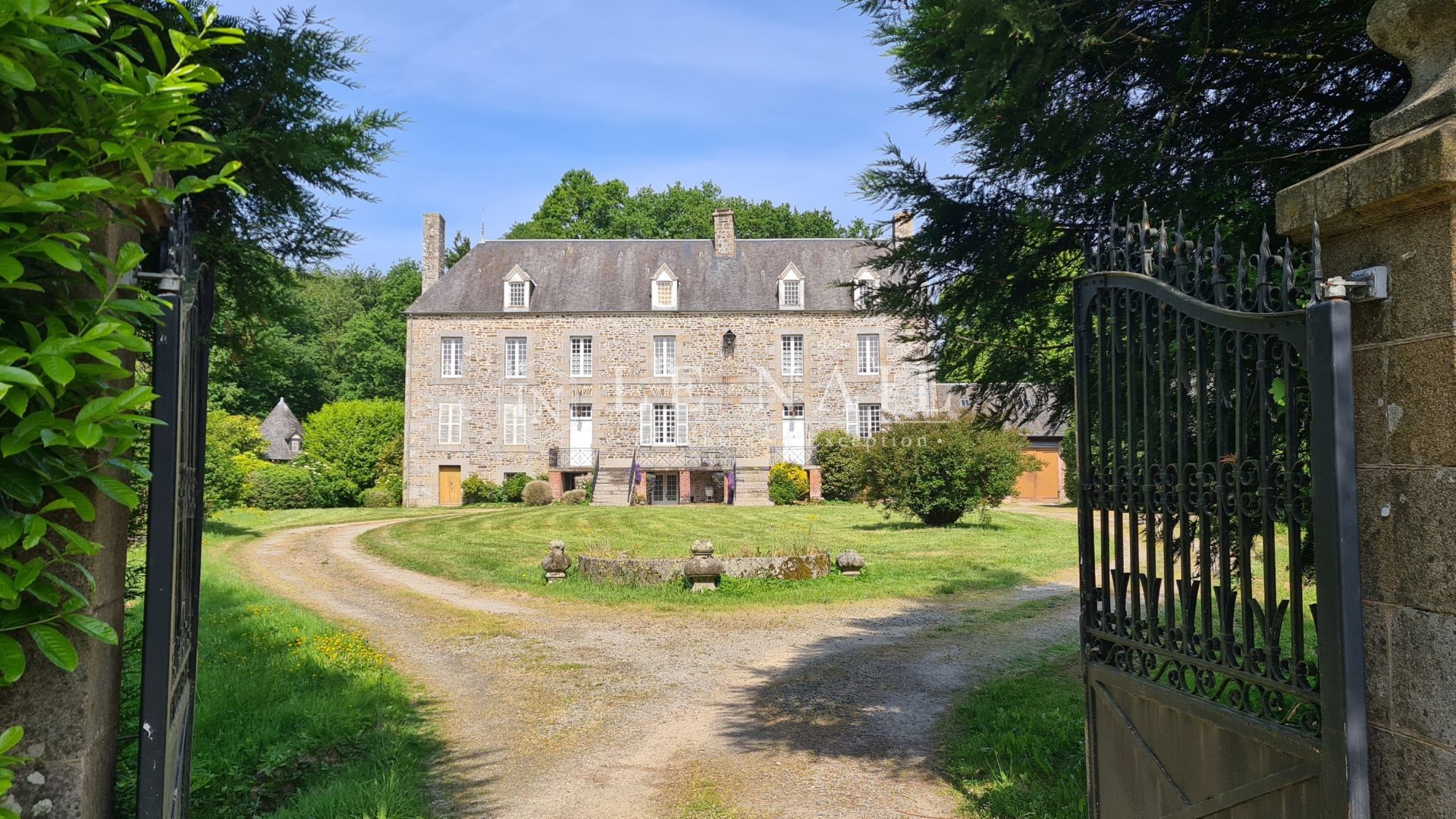 propriété 10 pièces en vente à AVRANCHES (50300)