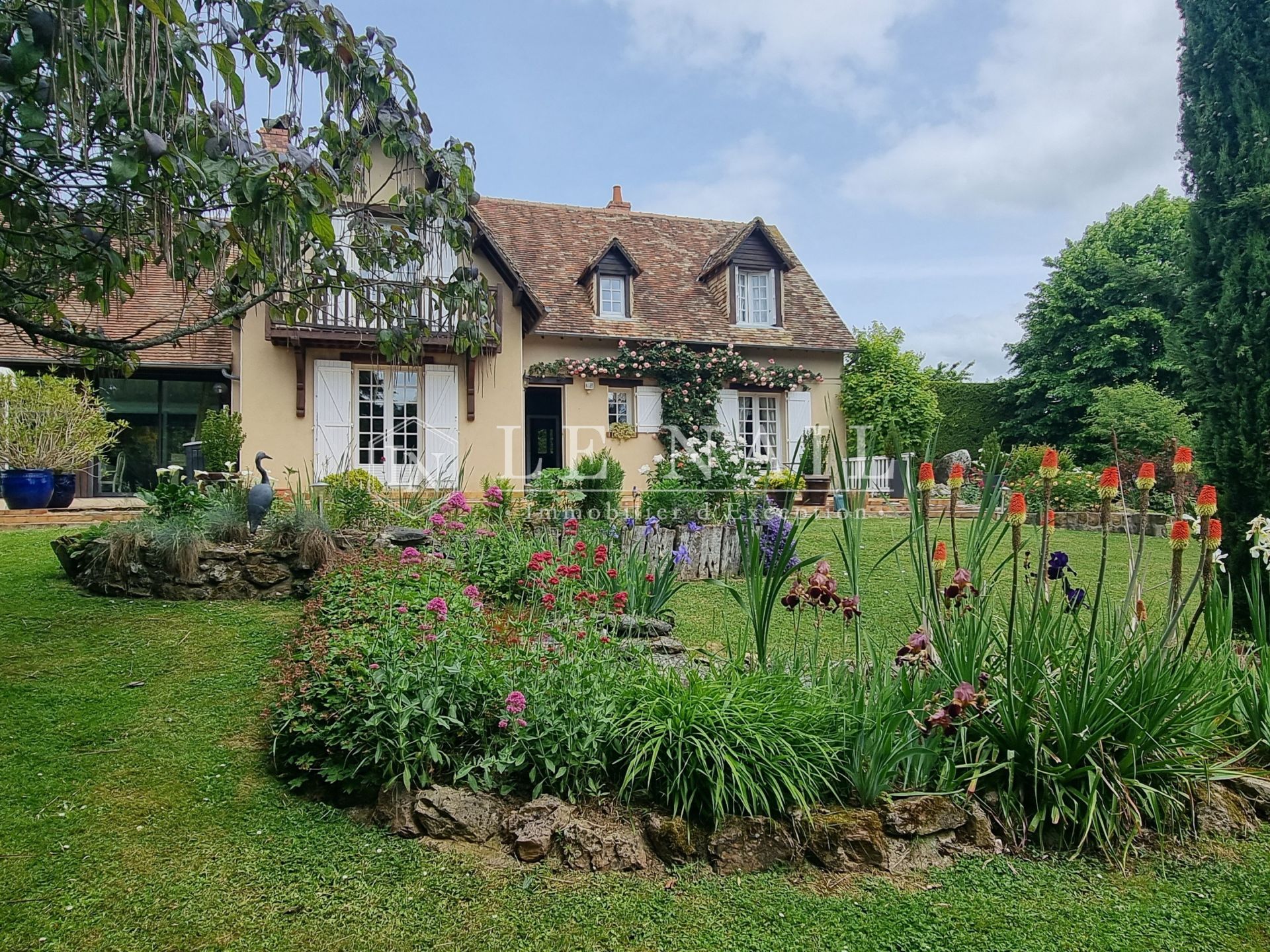 house 8 rooms for sale on ALENCON (61000)
