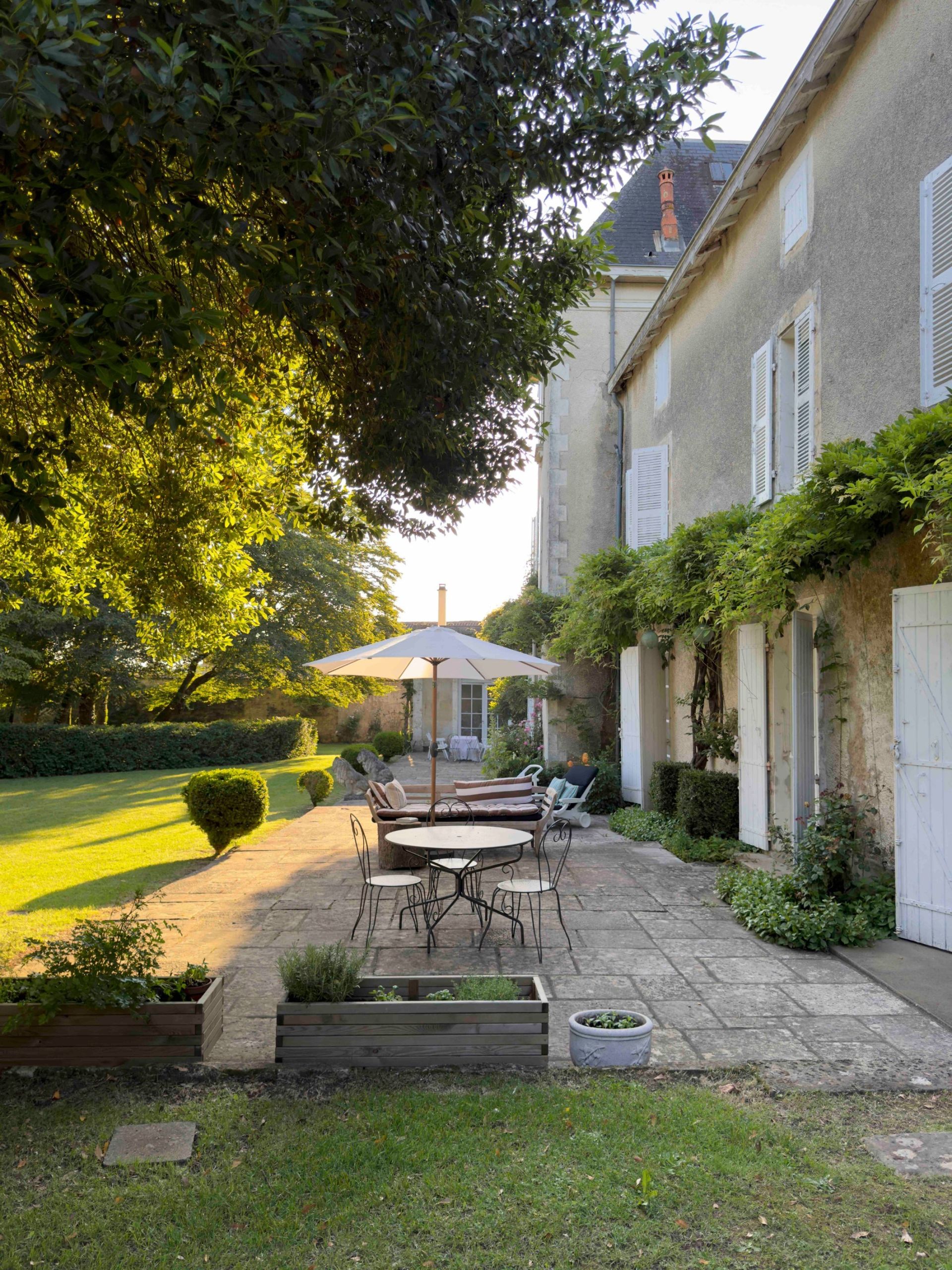 manoir 16 pièces en vente à NIORT (79000)