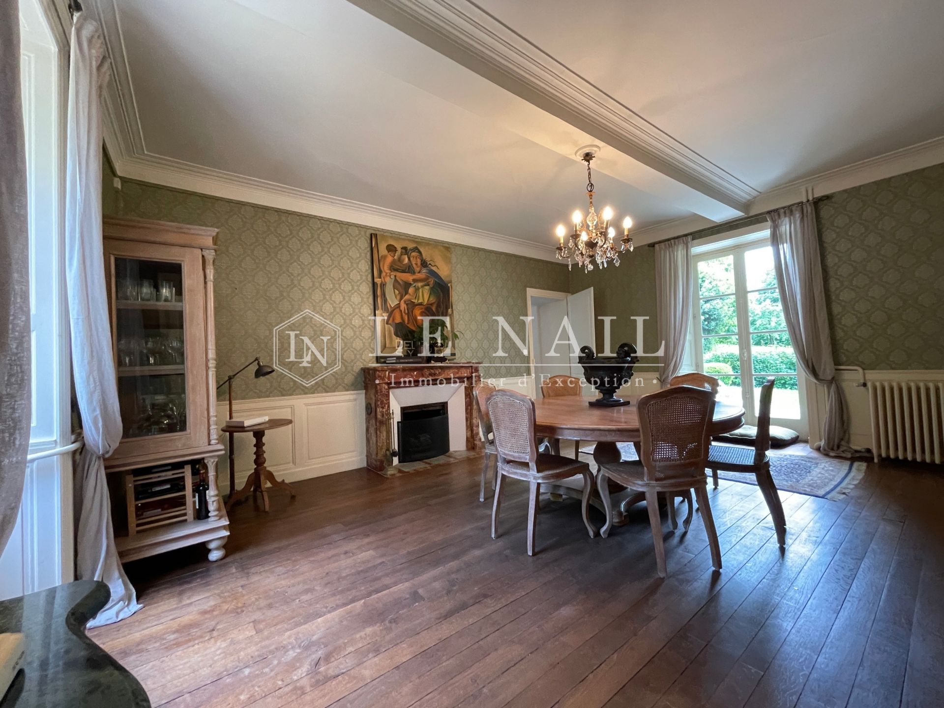 manoir 16 pièces en vente à NIORT (79000)
