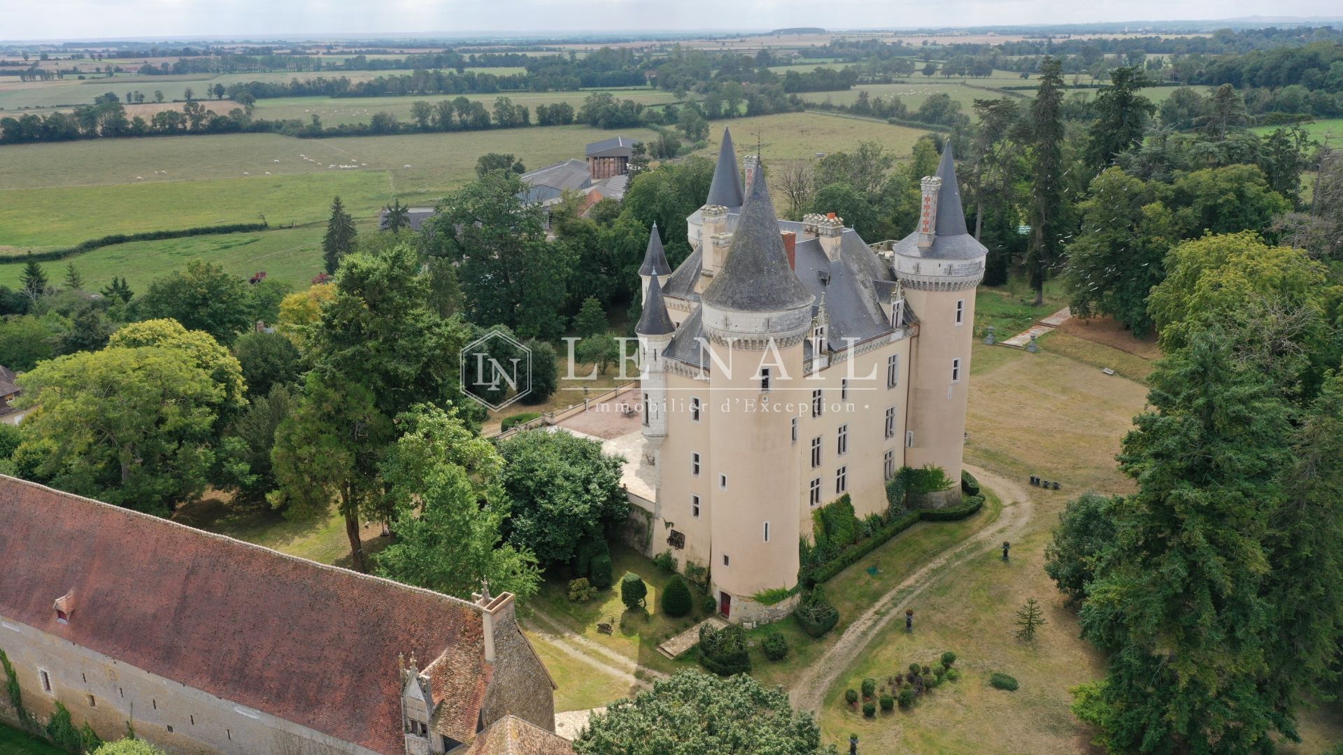 château 20 pièces en vente à CHATEAUROUX (36000)