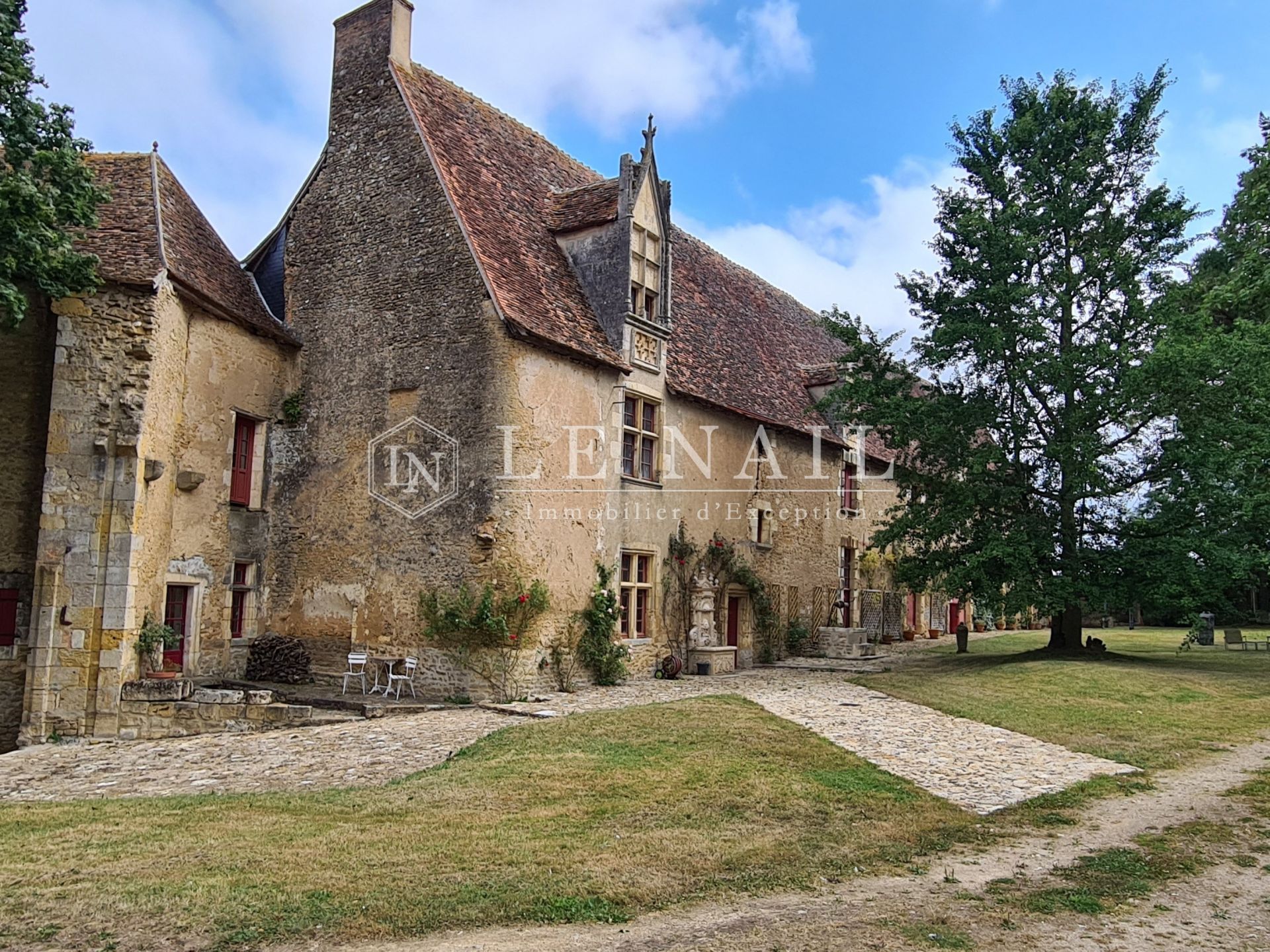 château 20 pièces en vente à CHATEAUROUX (36000)
