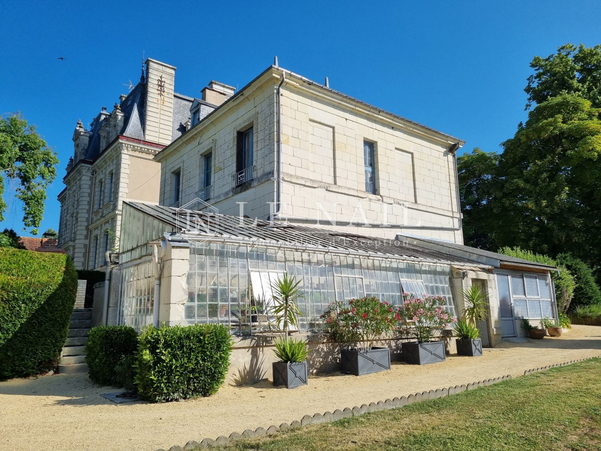 château 50 pièces en vente à TOURS (37000)